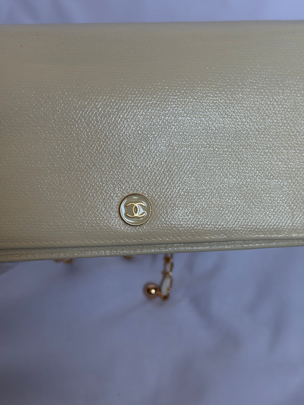 Chanel Wallet on Chain WOC in White Leather and Gold Logo