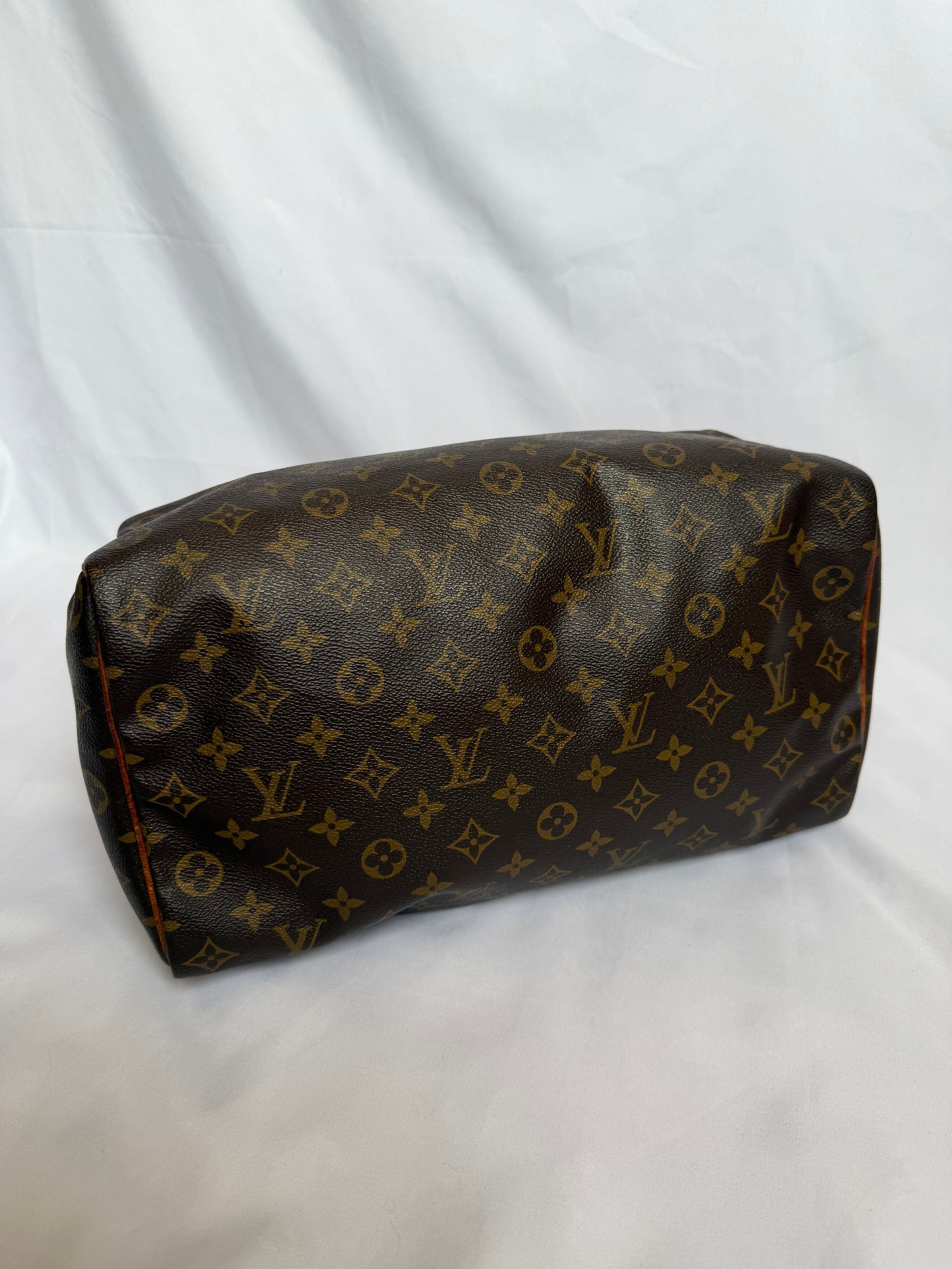 Louis Vuitton Speedy 35 in Monogram Canvas