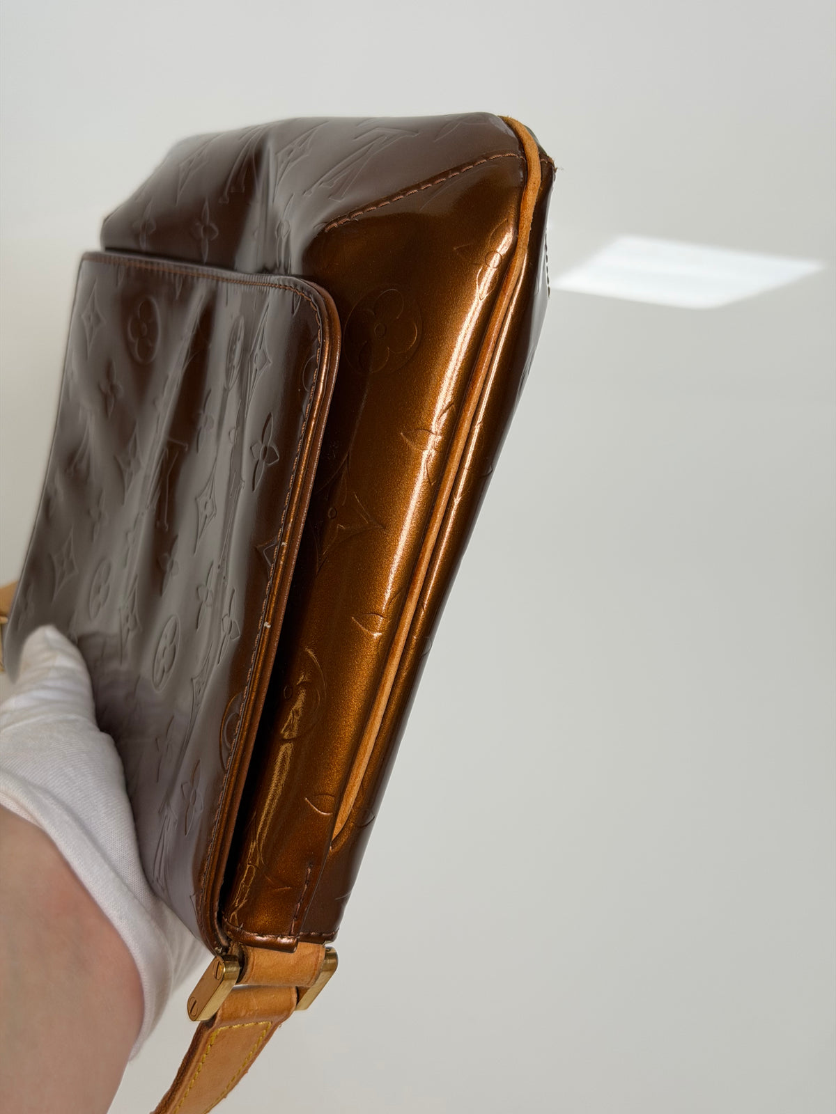 Louis Vuitton Thompson Street in Bronze Vernis Leather
