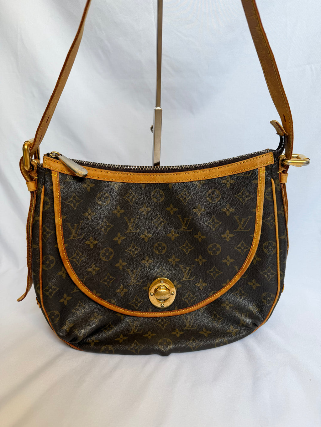 Louis Vuitton Tulum GM in Monogram Canvas