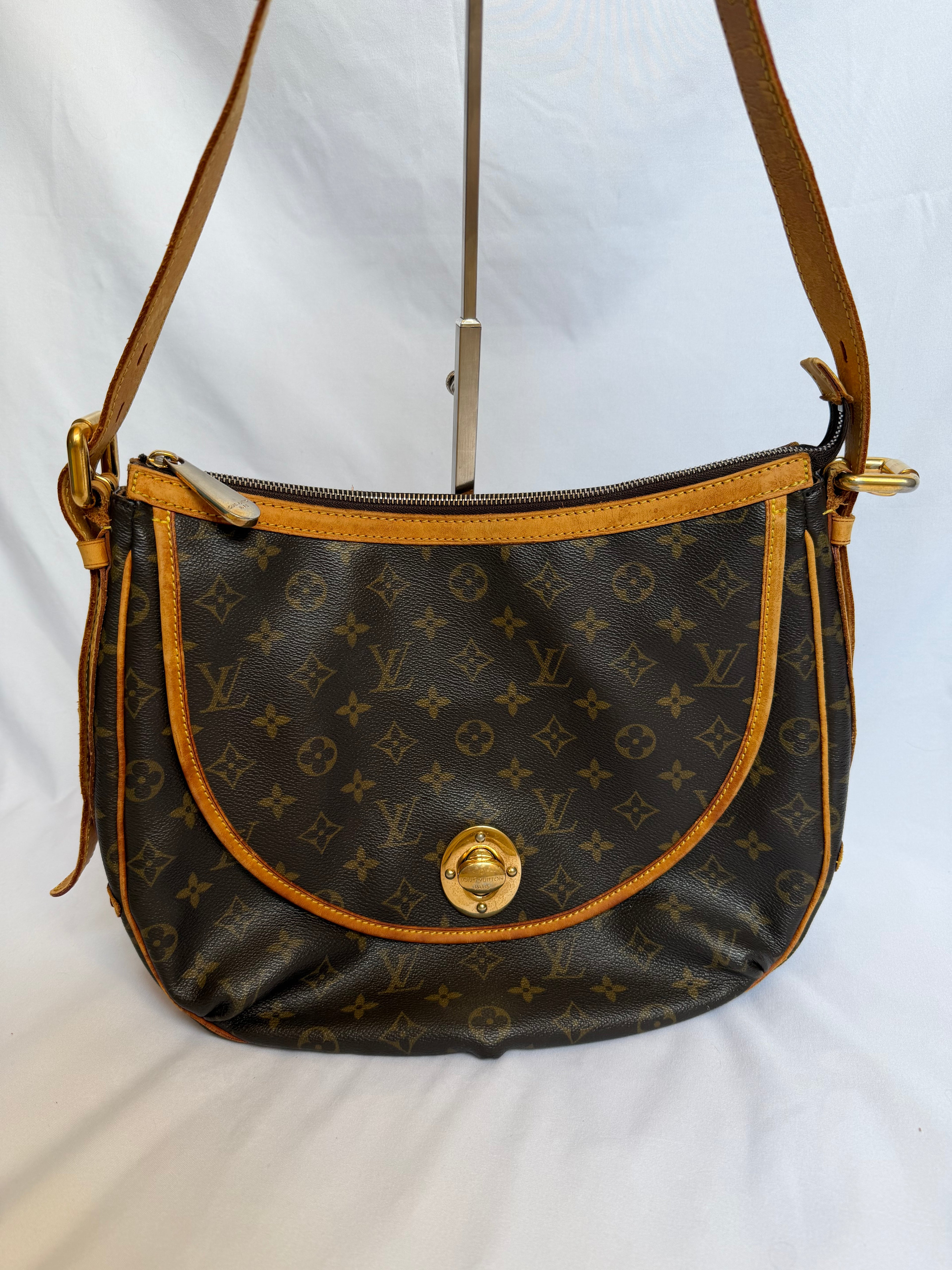 Louis Vuitton Tulum GM in Monogram Canvas