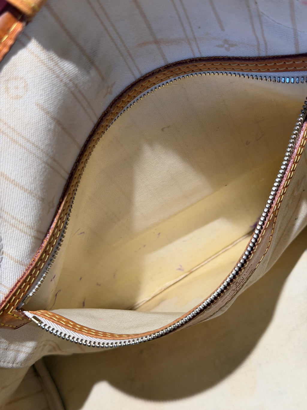 Louis Vuitton Neverfull MM in Damier Azur Canvas