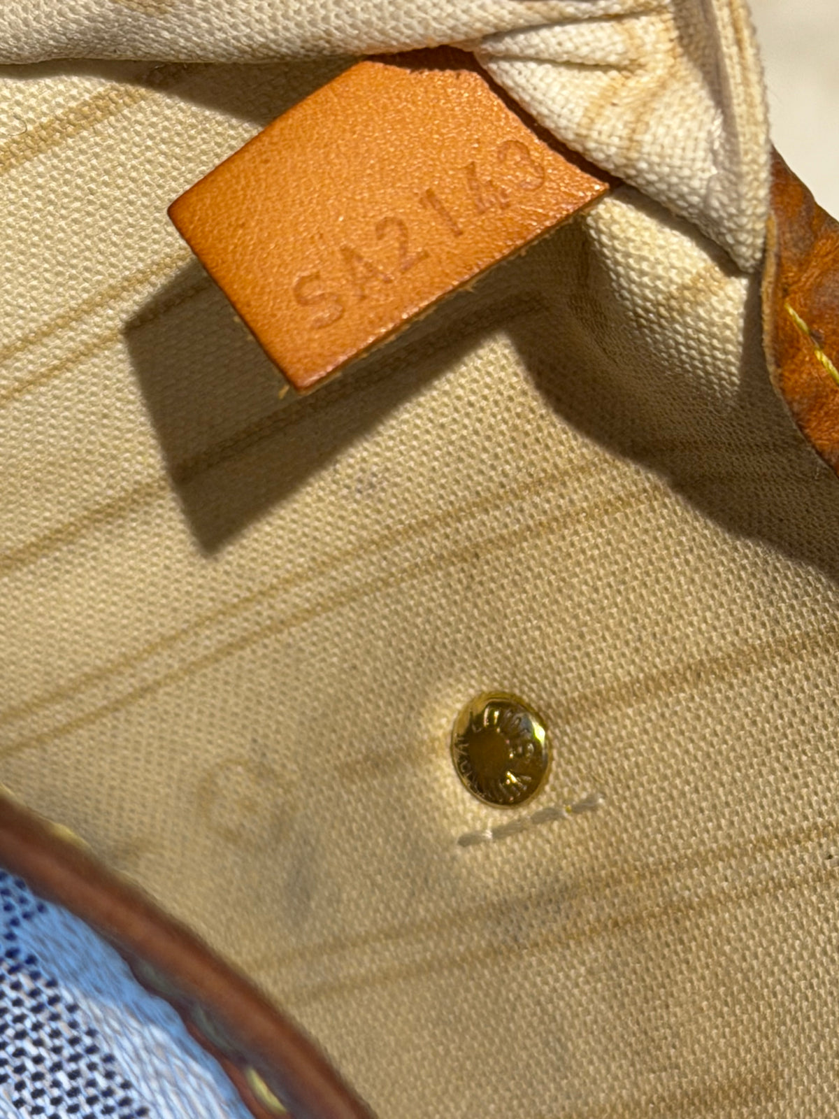 Louis Vuitton Neverfull MM in Damier Azur Canvas