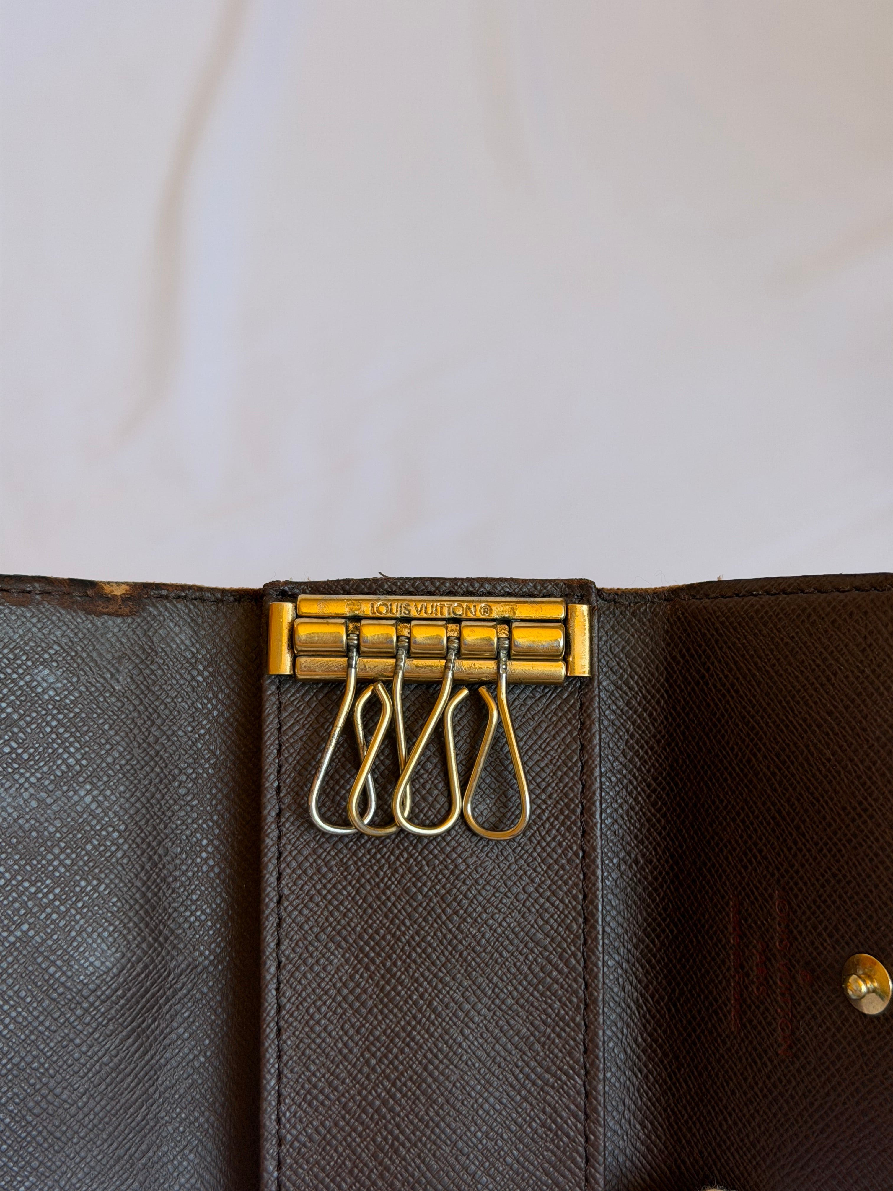 Louis Vuitton 4 Key Holder in Damier Ebene