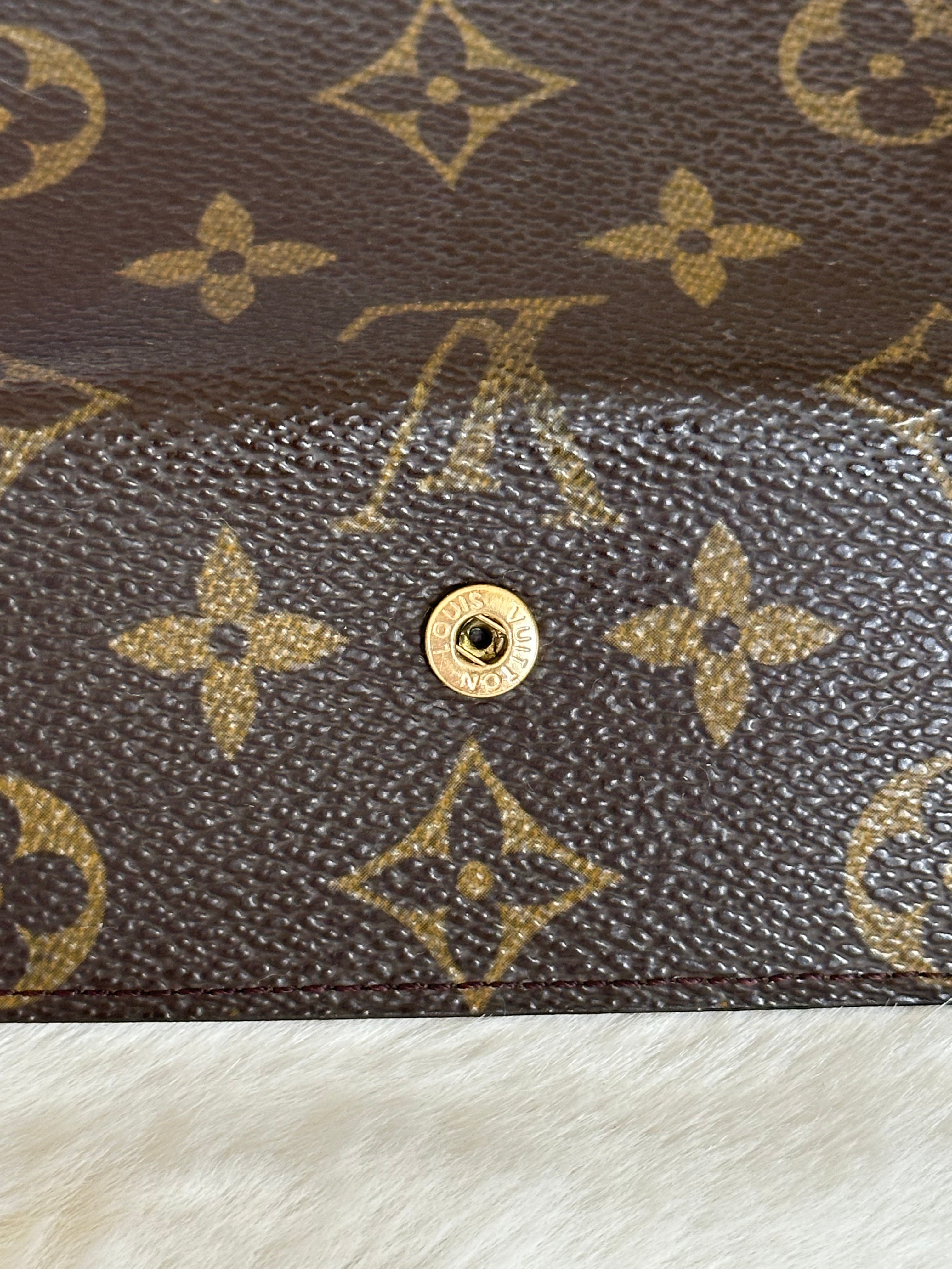Louis Vuitton 4 Key Holder in Monogram