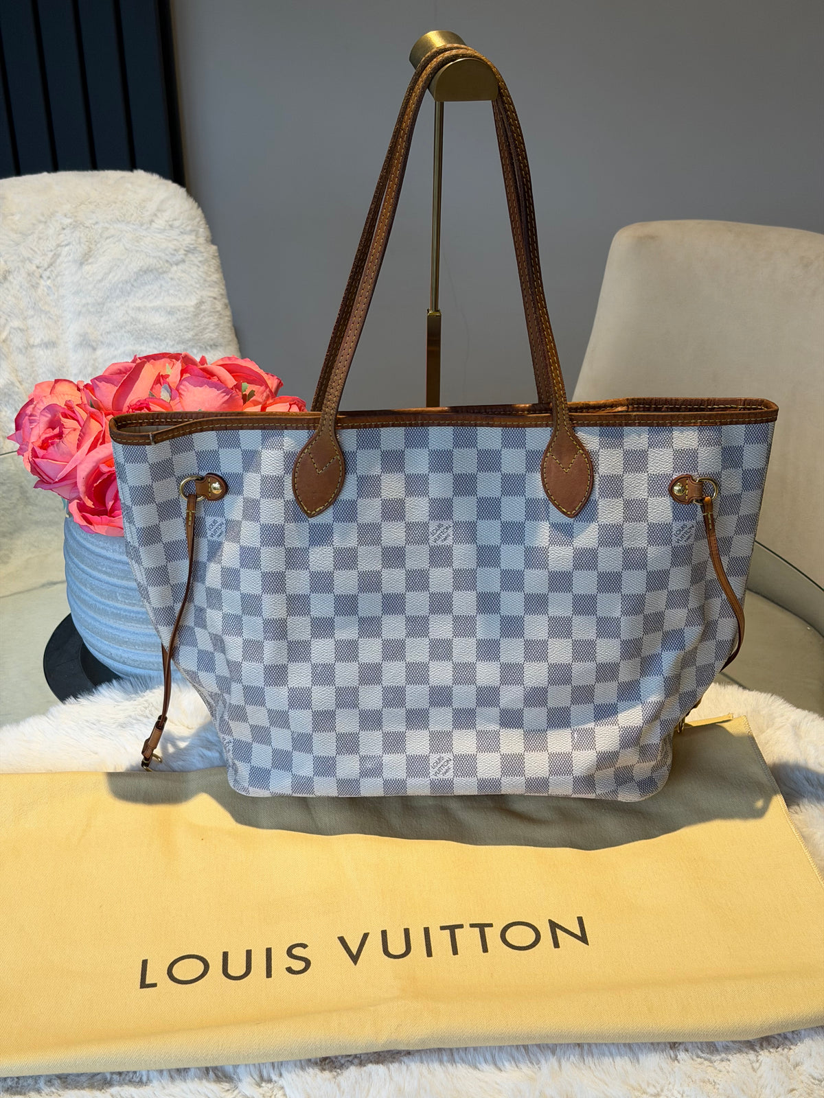 Louis Vuitton Neverfull MM in Damier Azur Canvas