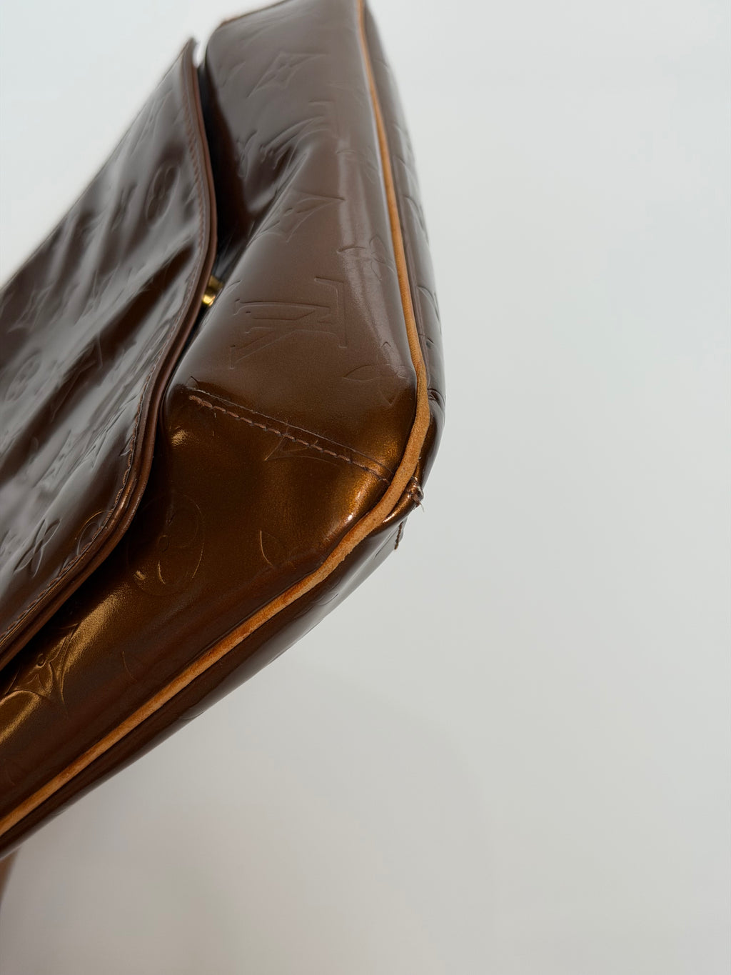 Louis Vuitton Thompson Street in Bronze Vernis Leather