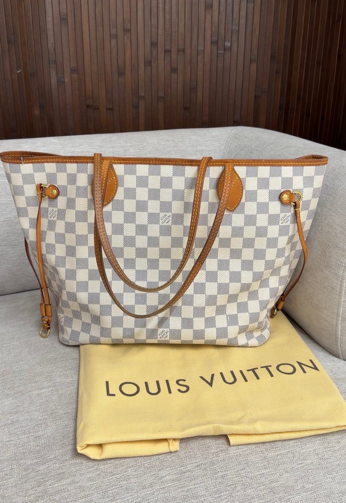 Louis Vuitton Neverfull MM in Damier Azur Canvas