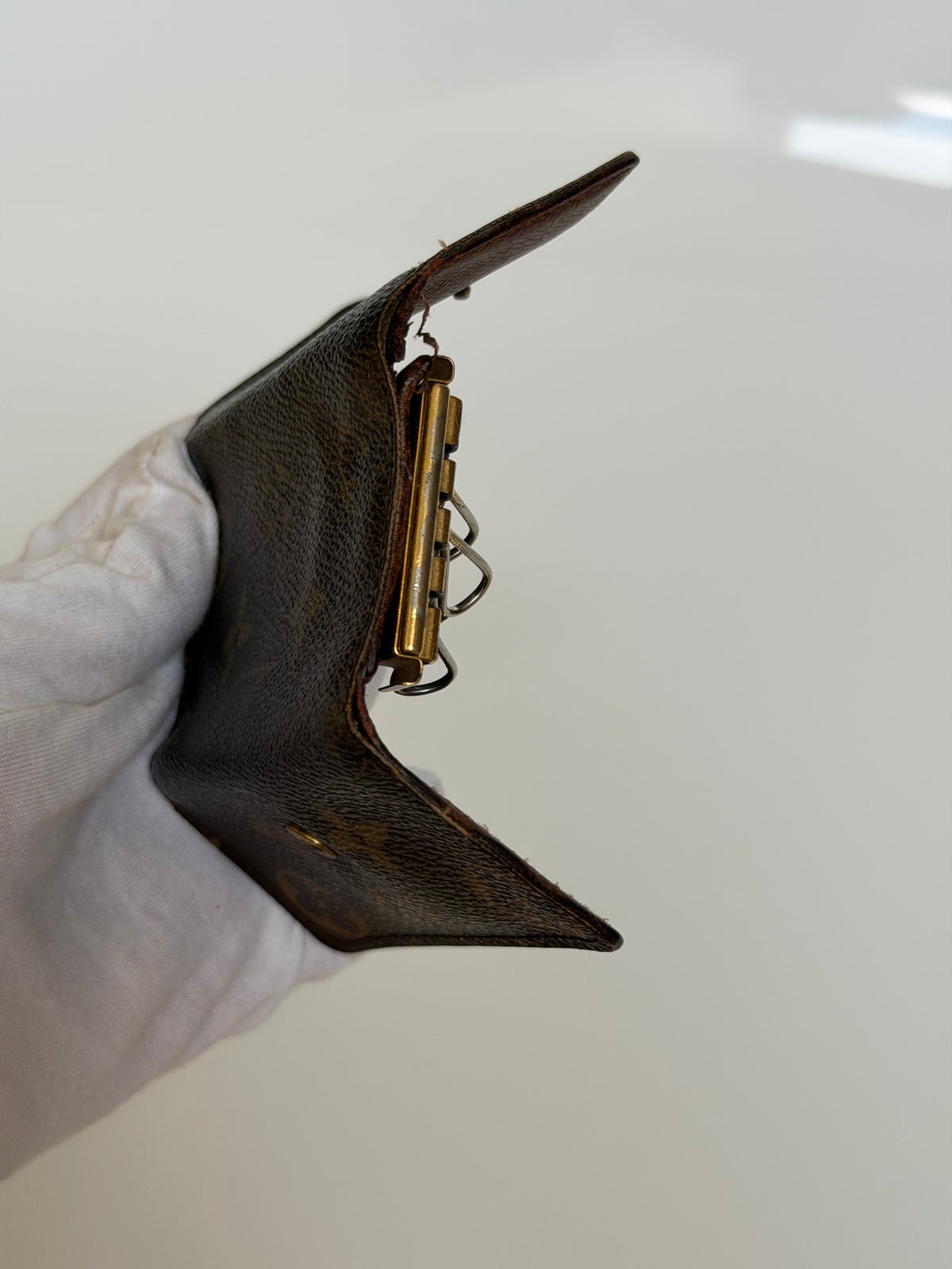 Louis Vuitton 4 Key Holder in Monogram Canvas
