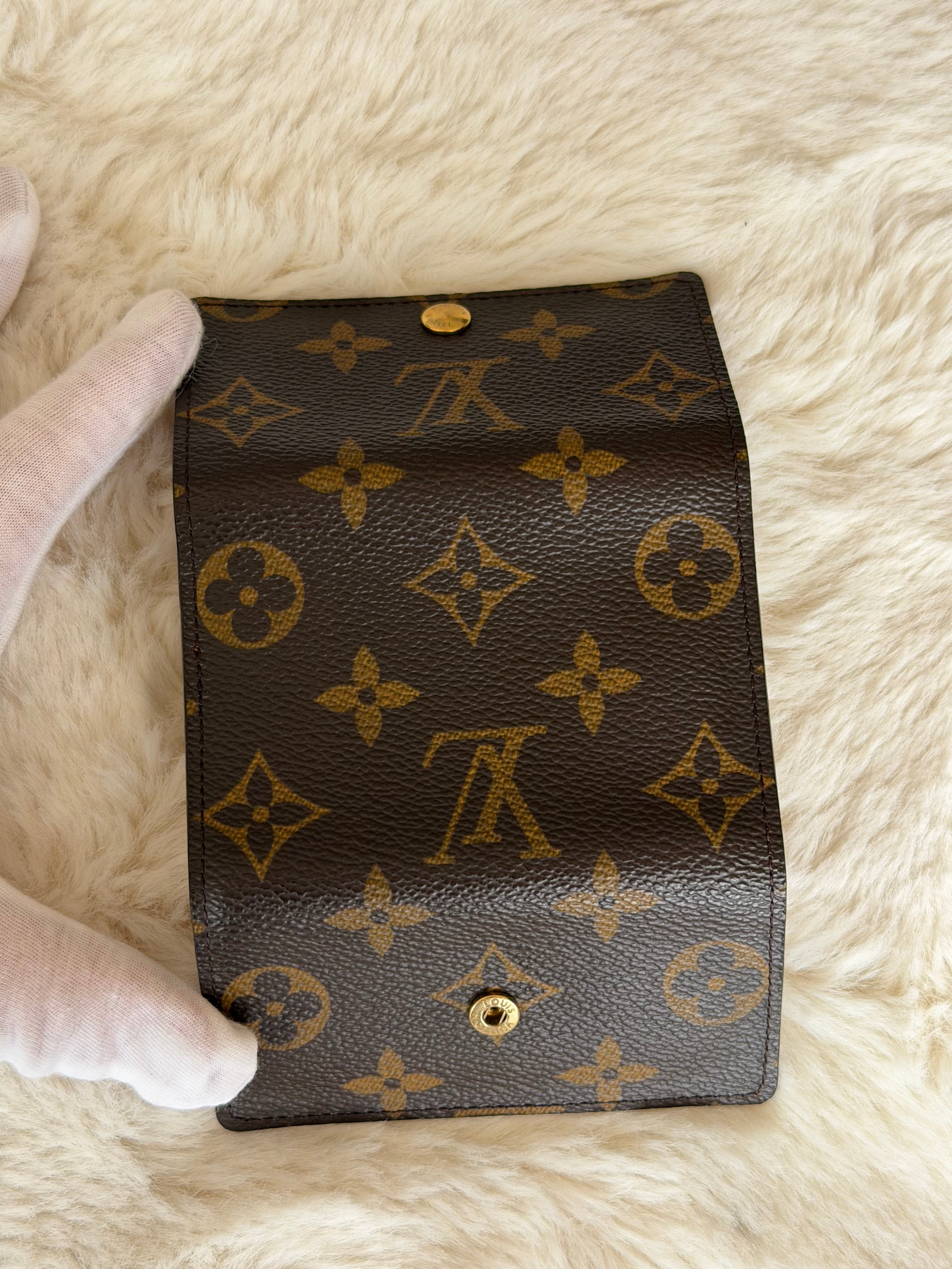Louis Vuitton 6 Key Holder in Monogram