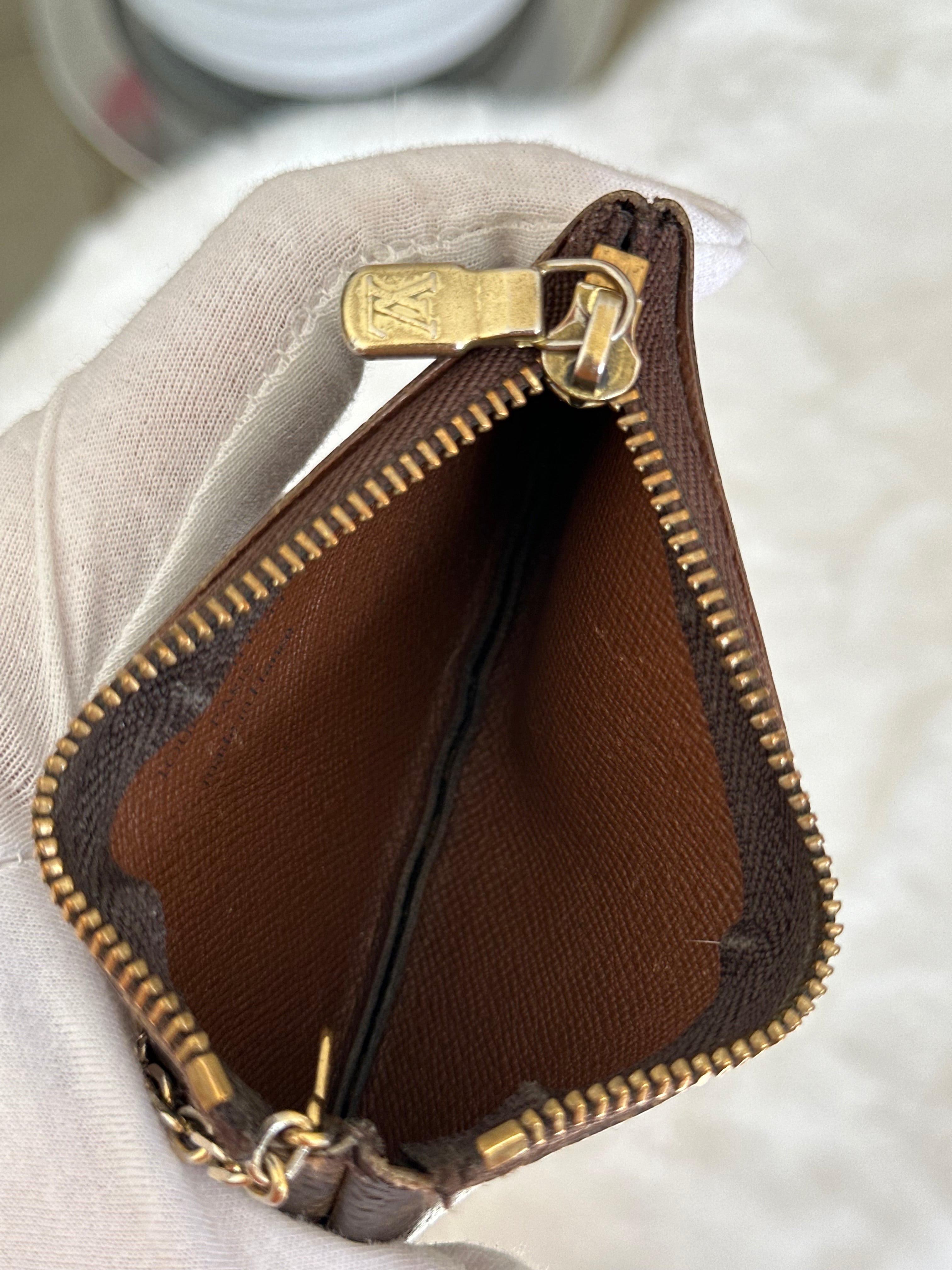 Louis Vuitton Key Cles Pouch in Monogram