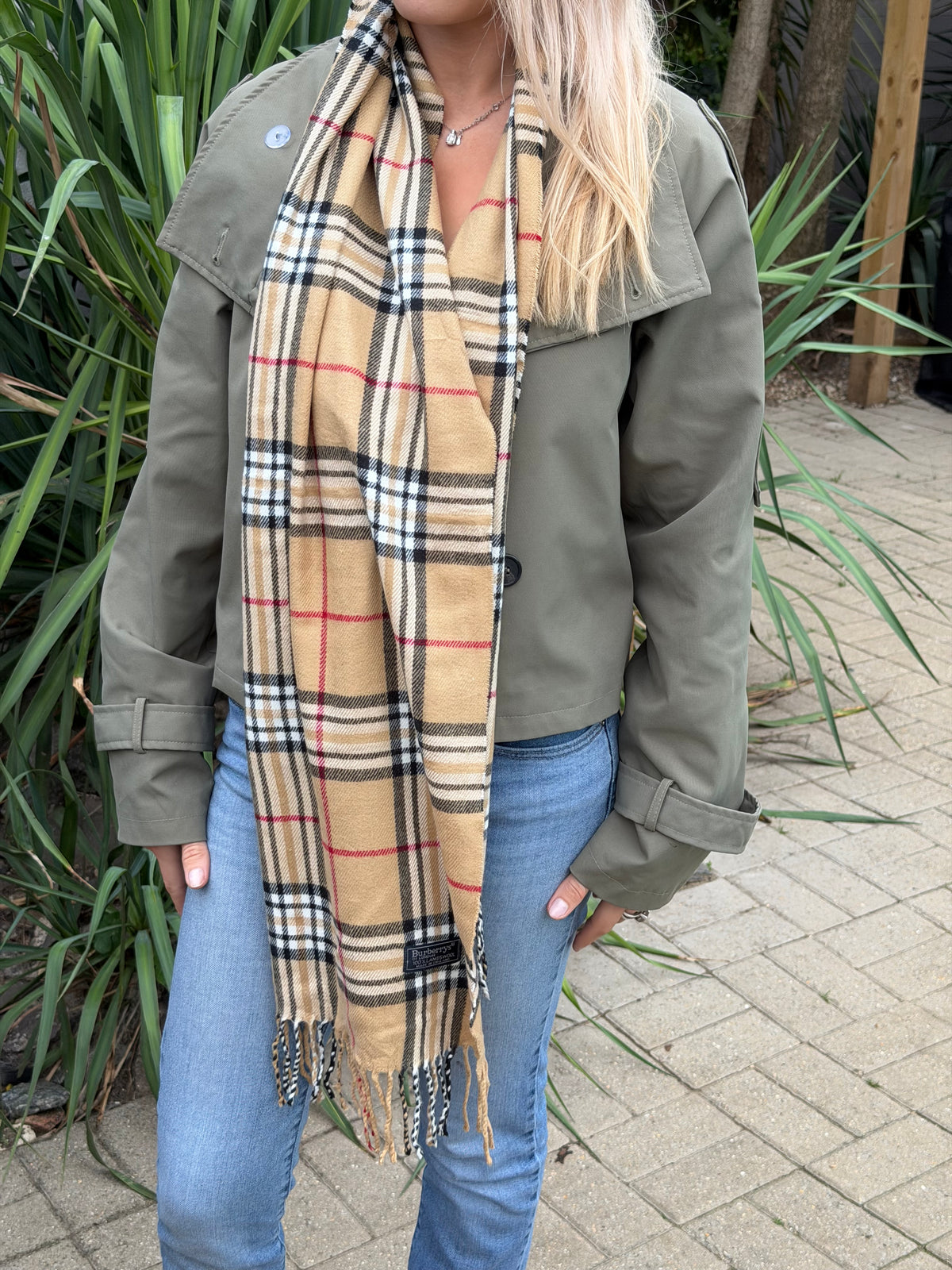 Burberry Classic Lambswool Scarf in Camel Nova Check