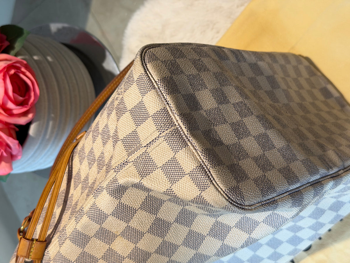 Louis Vuitton Neverfull MM in Damier Azur Canvas
