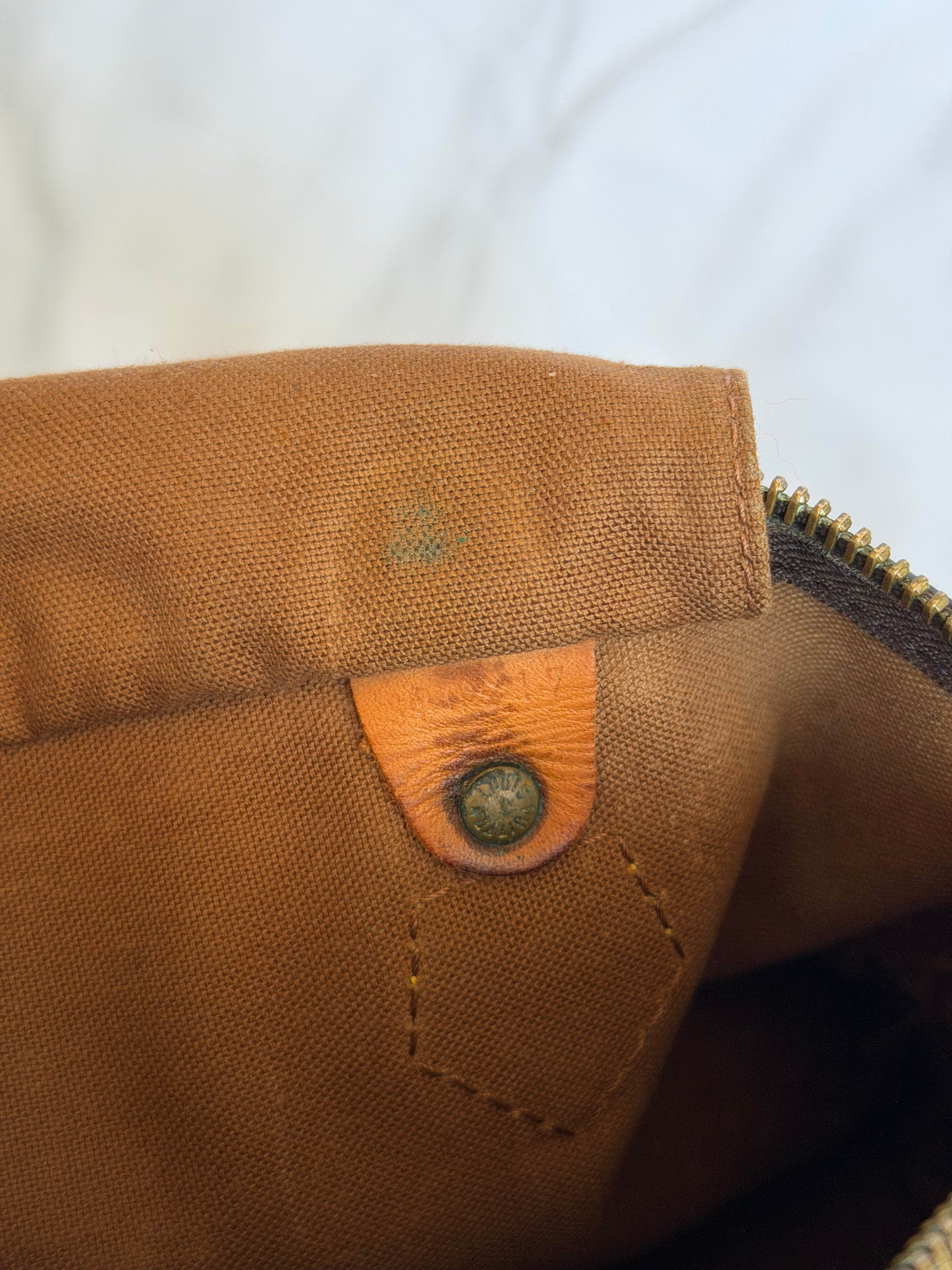 Louis Vuitton Speedy 30 in Monogram Canvas