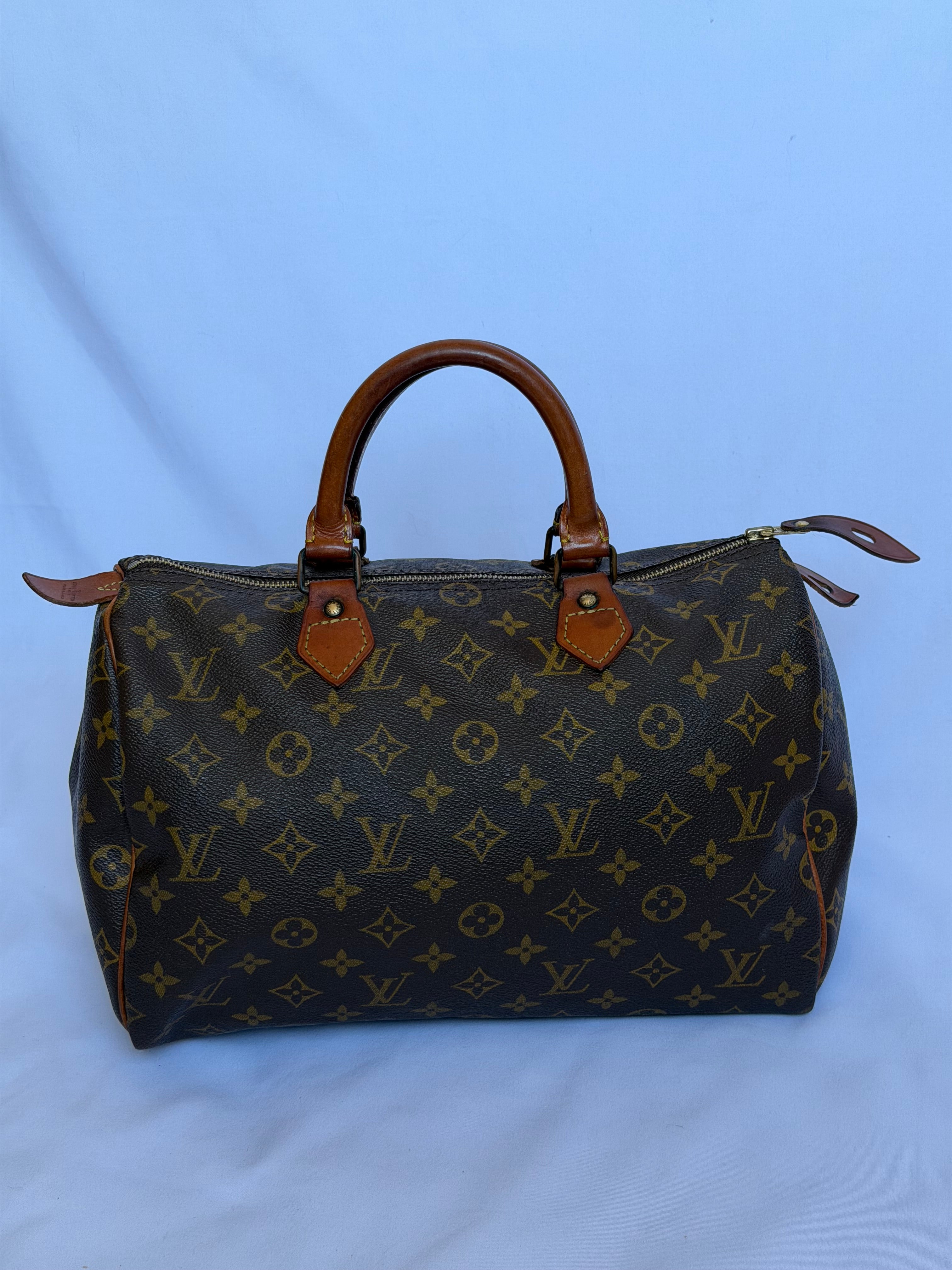 Louis Vuitton Vintage Speedy 30 in Monogram Canvas