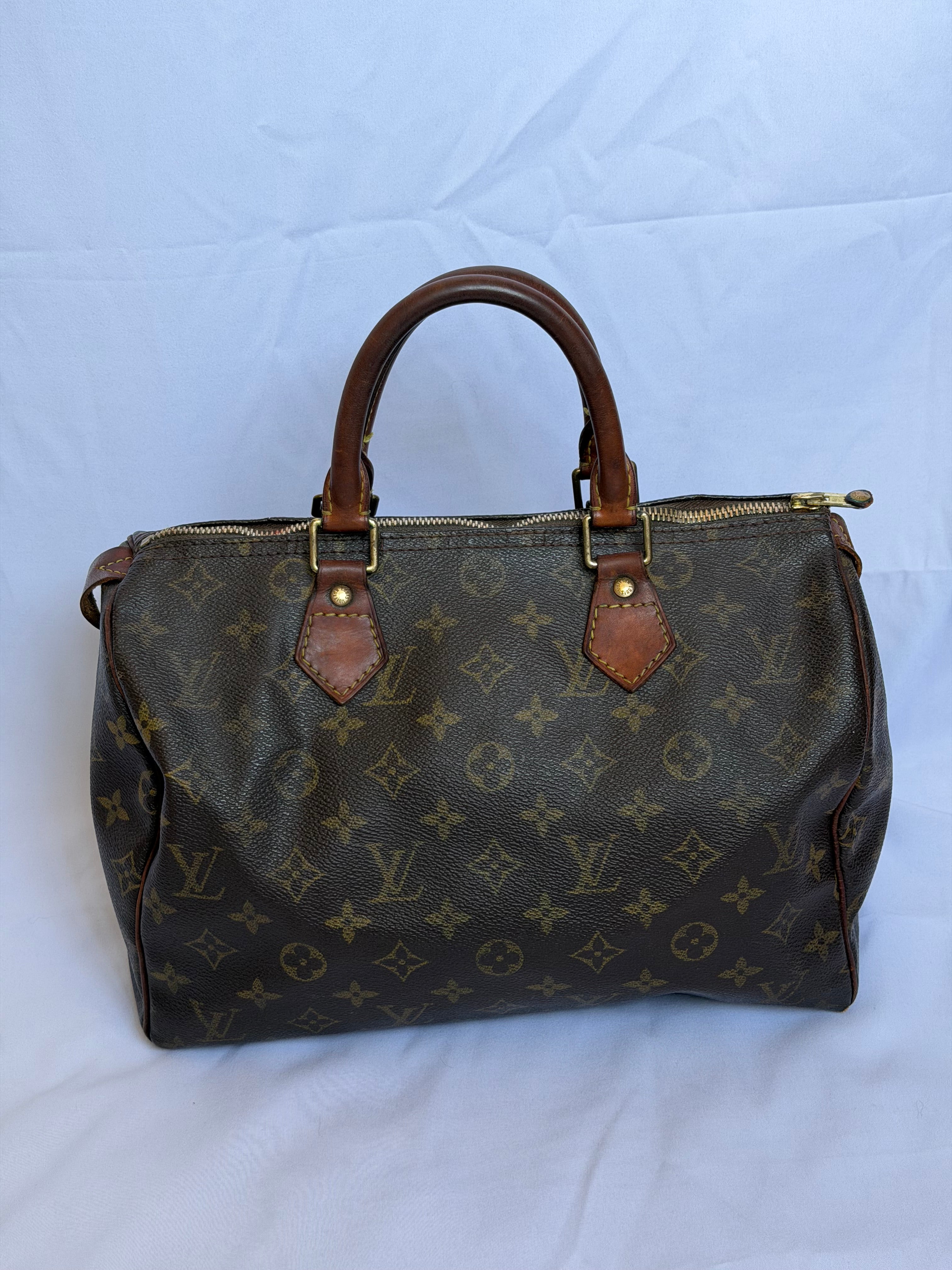 Louis Vuitton Speedy 30 in Monogram Canvas