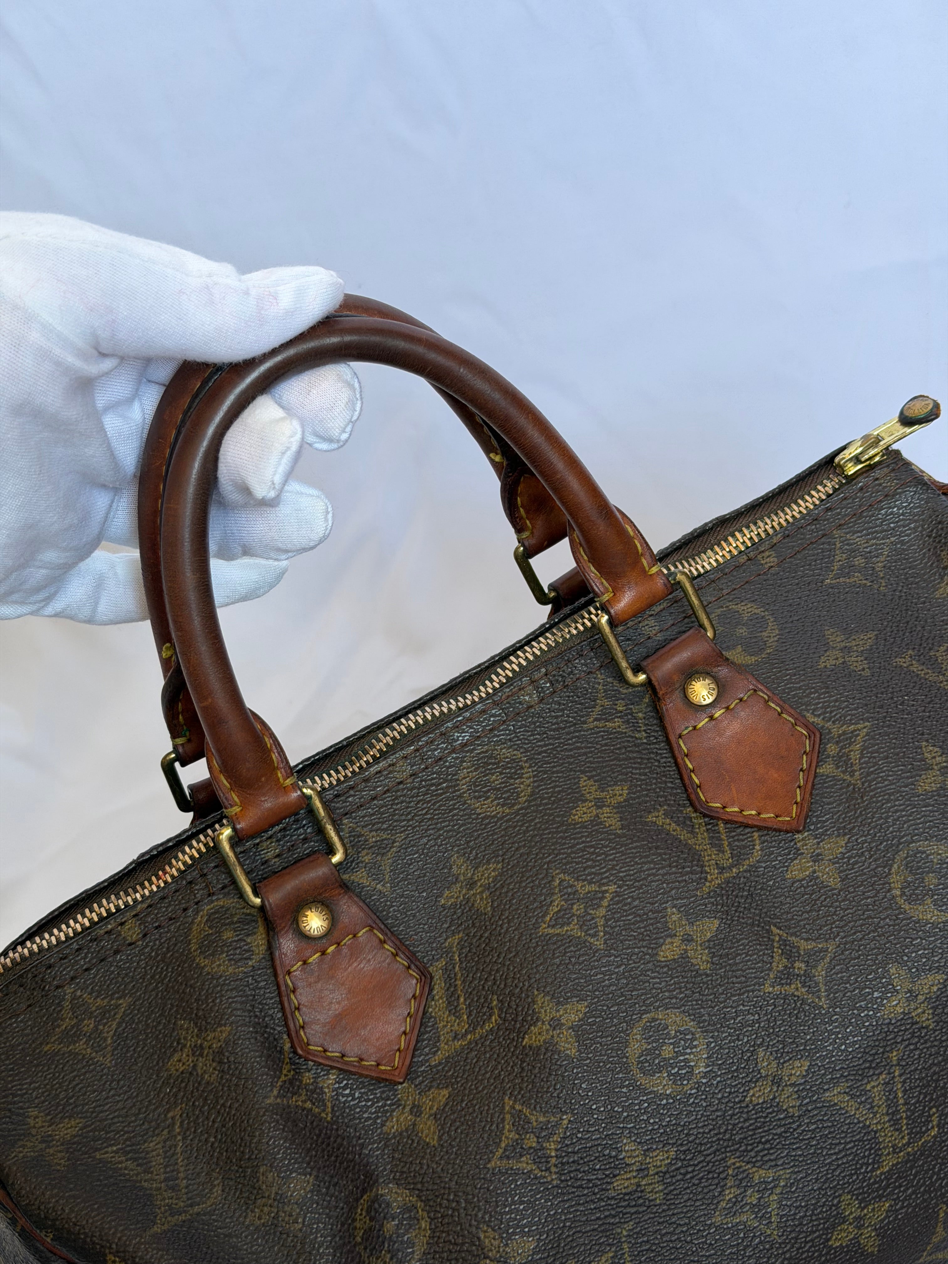 Louis Vuitton Speedy 30 in Monogram Canvas
