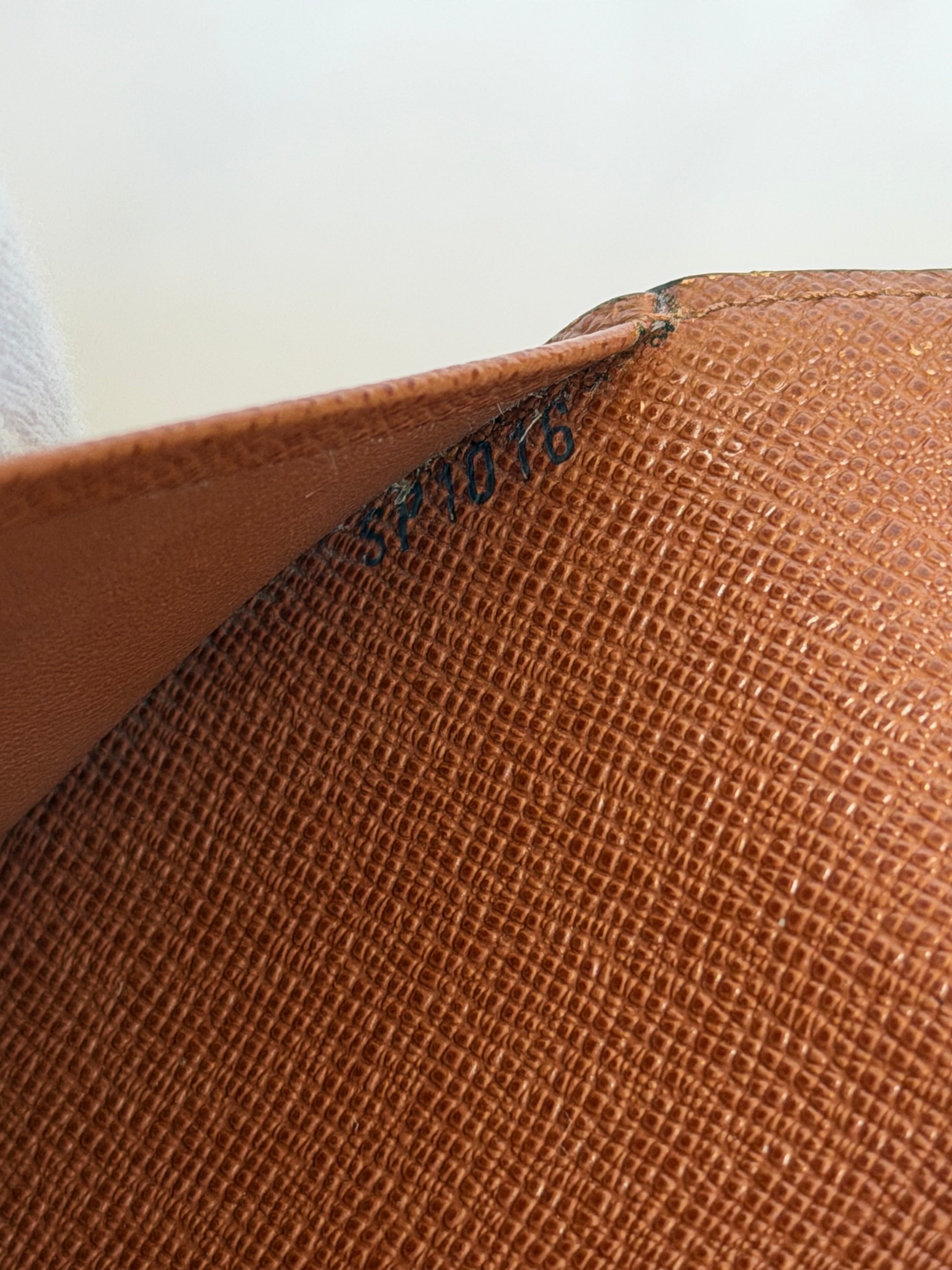 Louis Vuitton Agenda MM in Monogram