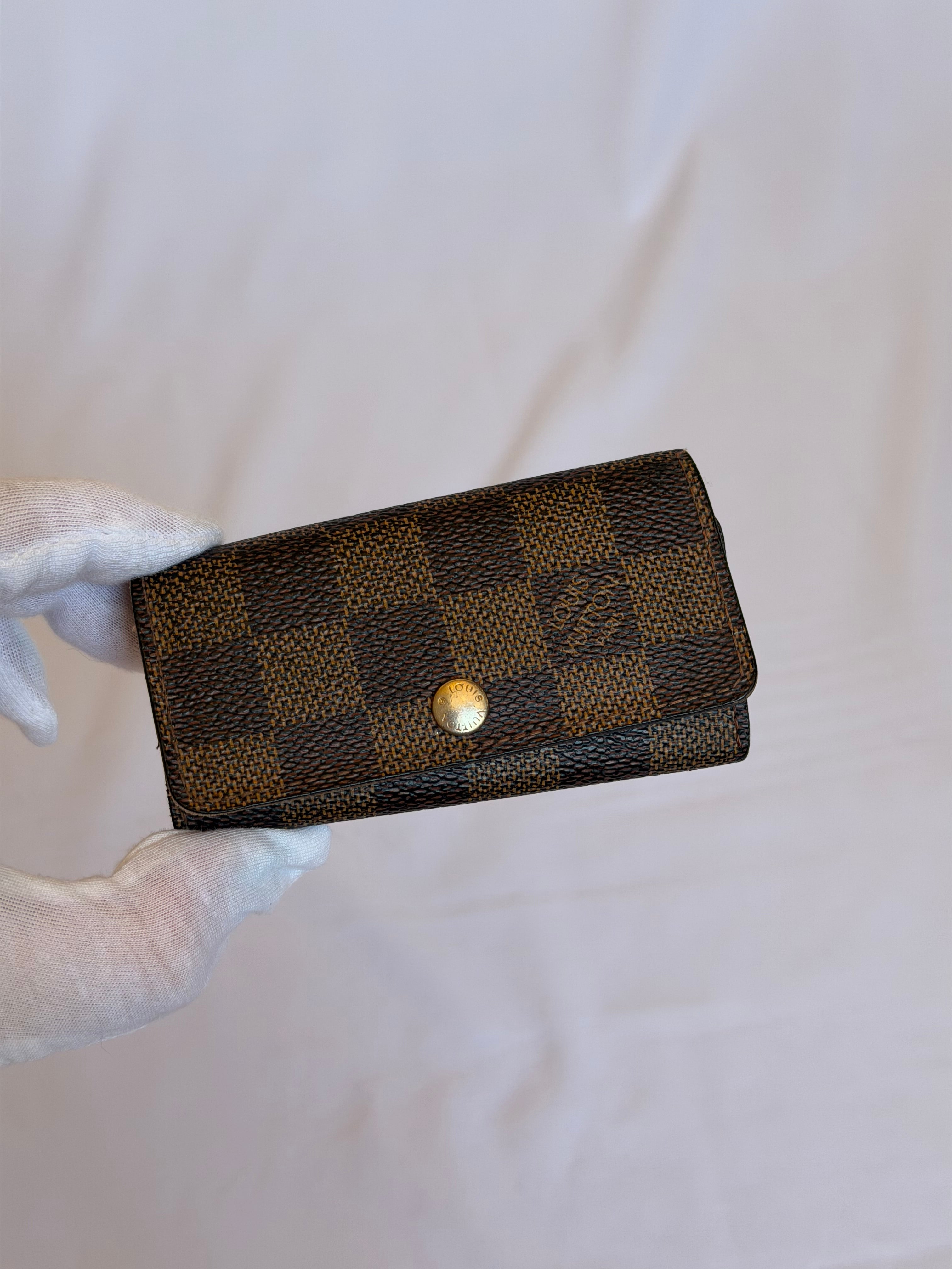 Louis Vuitton 4 Key Holder in Damier Ebene