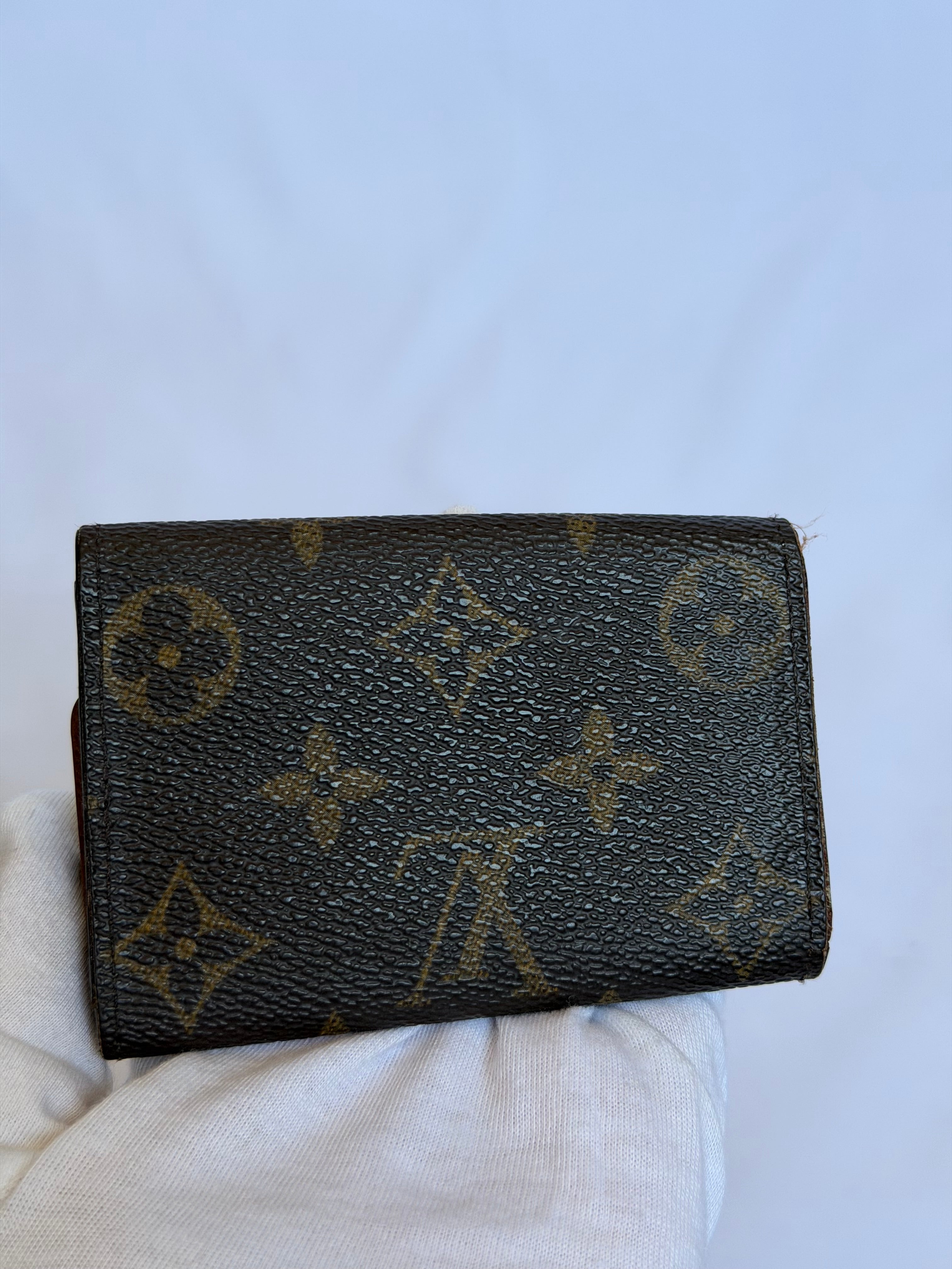 Louis Vuitton 6 Key Holder in Monogram Canvas