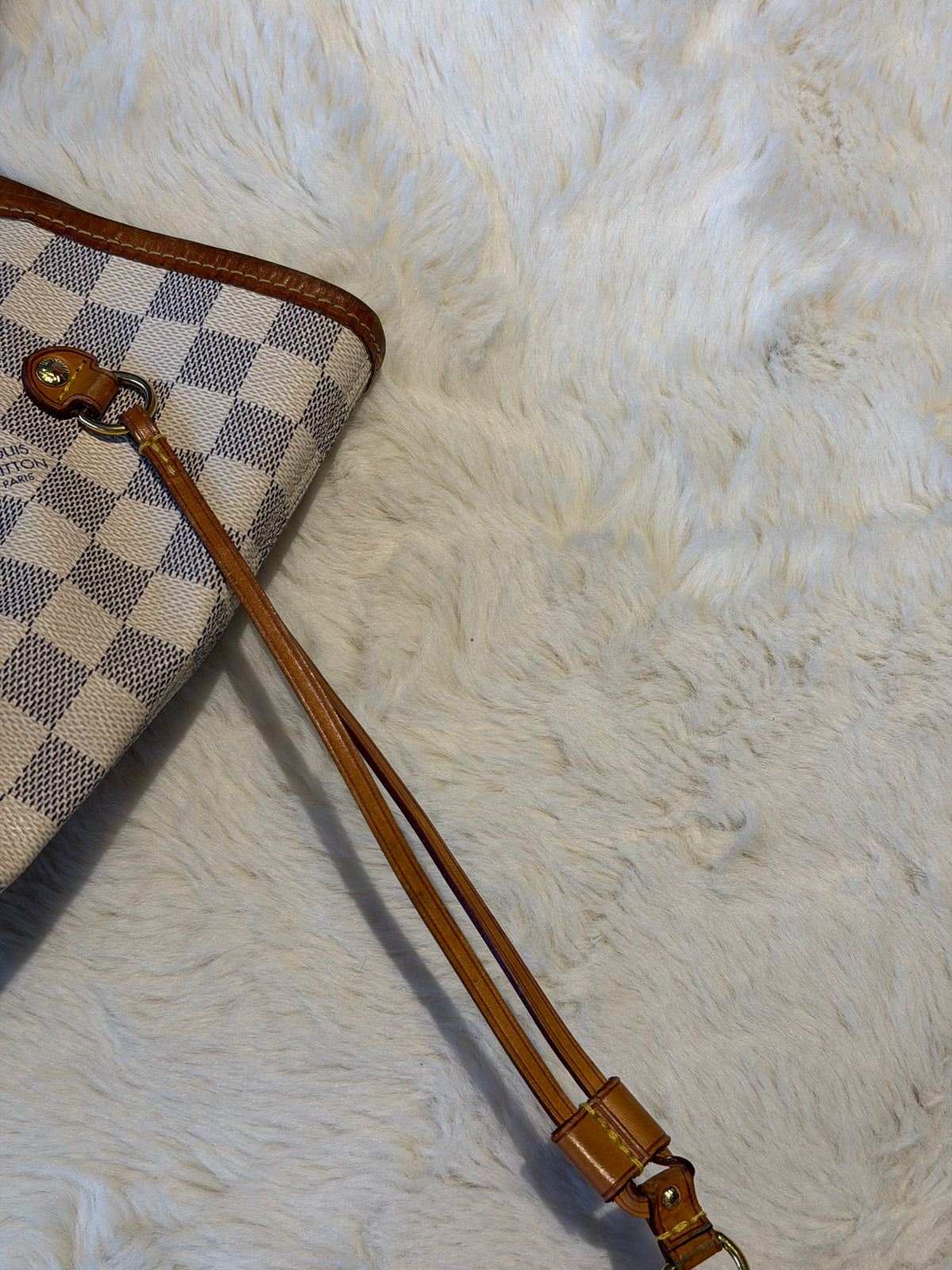 Louis Vuitton Neverfull MM in Damier Azur Canvas