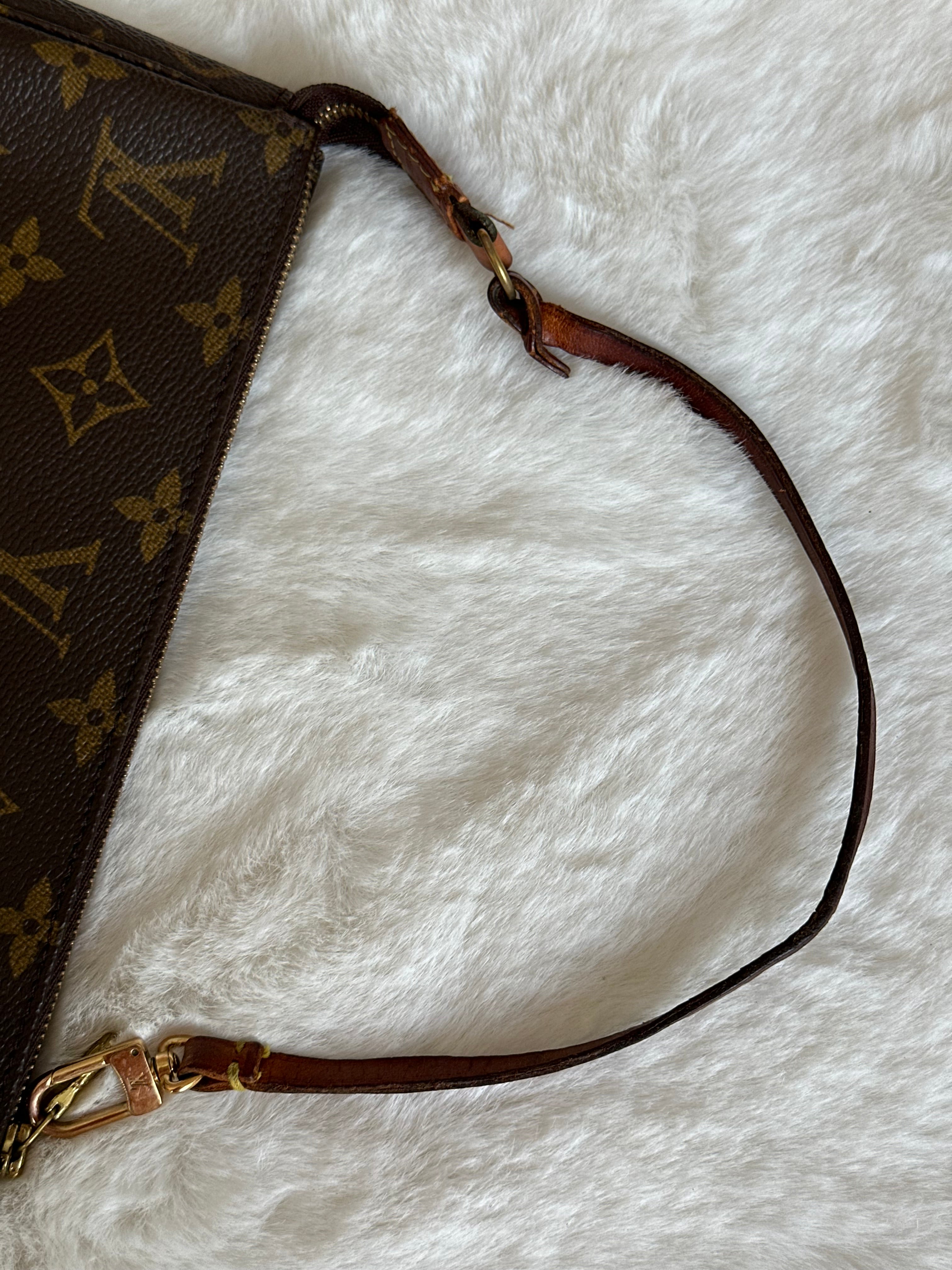 Louis Vuitton Vintage Pochette Accessories in Monogram