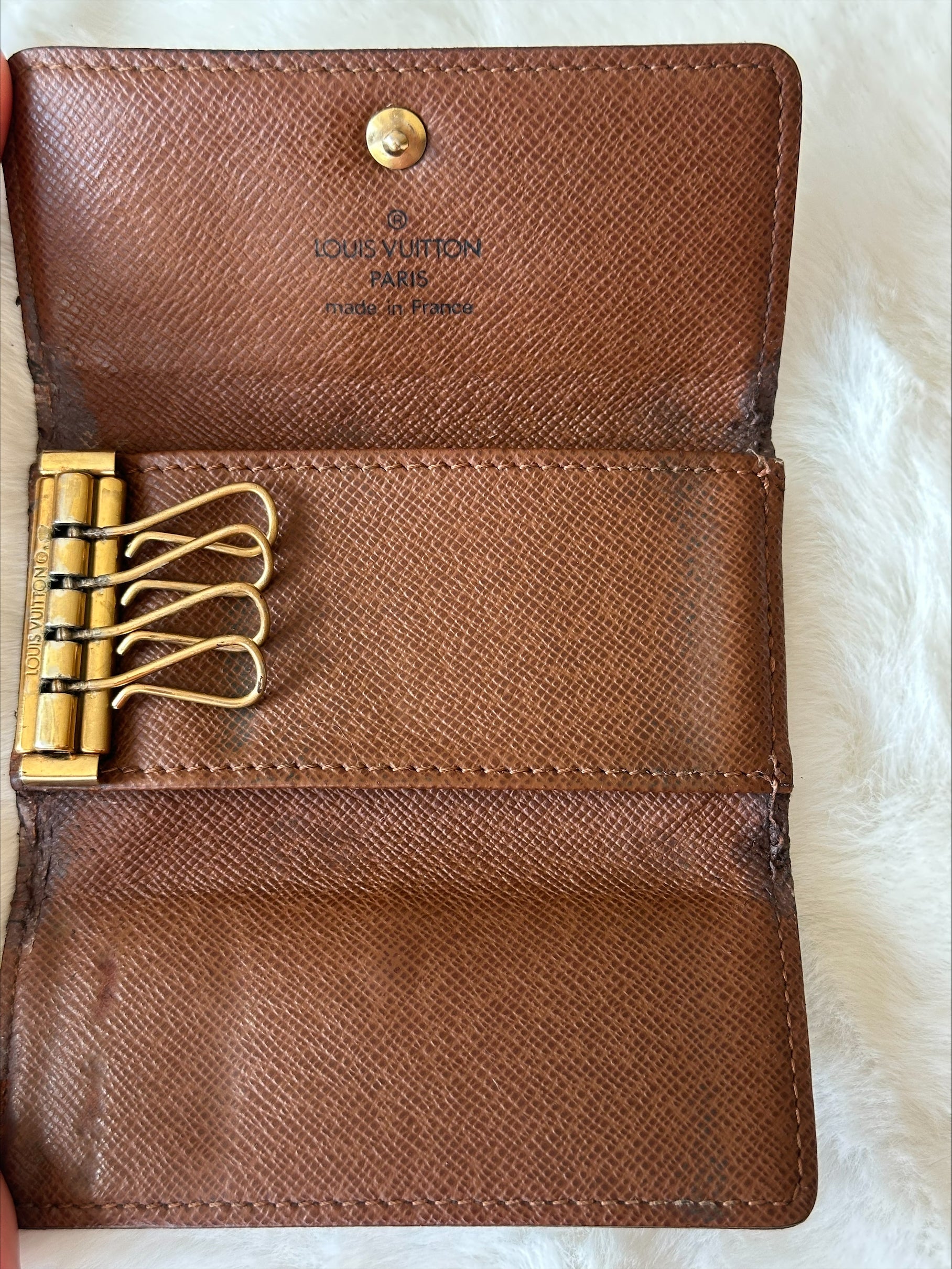 Louis Vuitton 4 Key Holder in Monogram Canvas