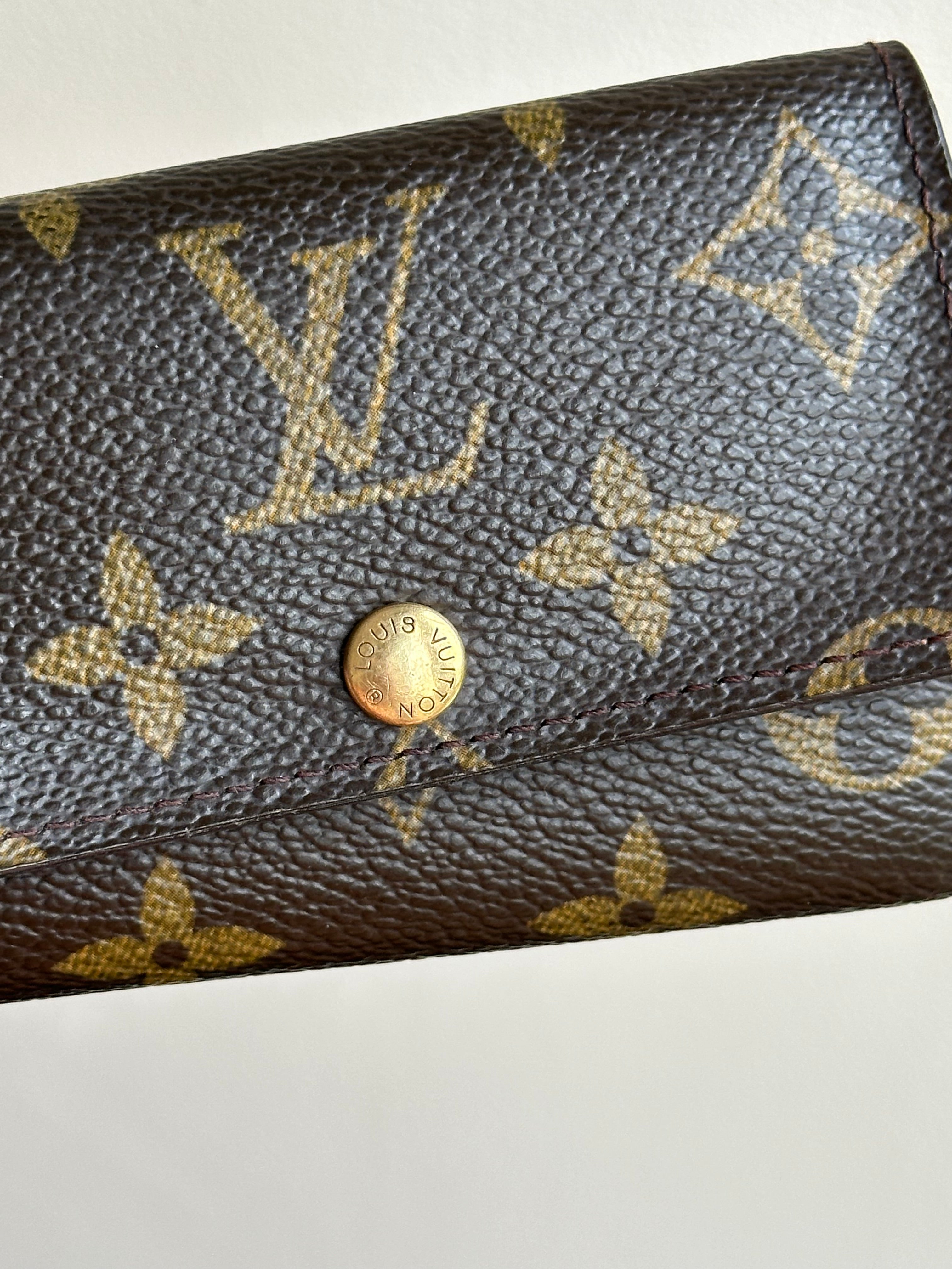 Louis Vuitton Monogram 6 Key Holder Case Wallet