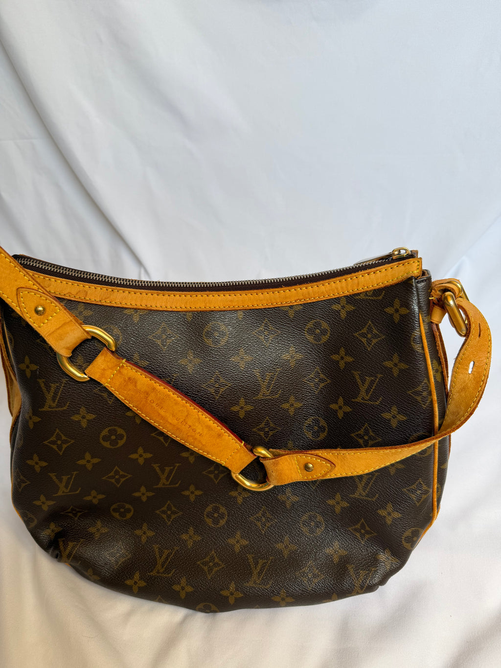 Louis Vuitton Tulum GM in Monogram Canvas