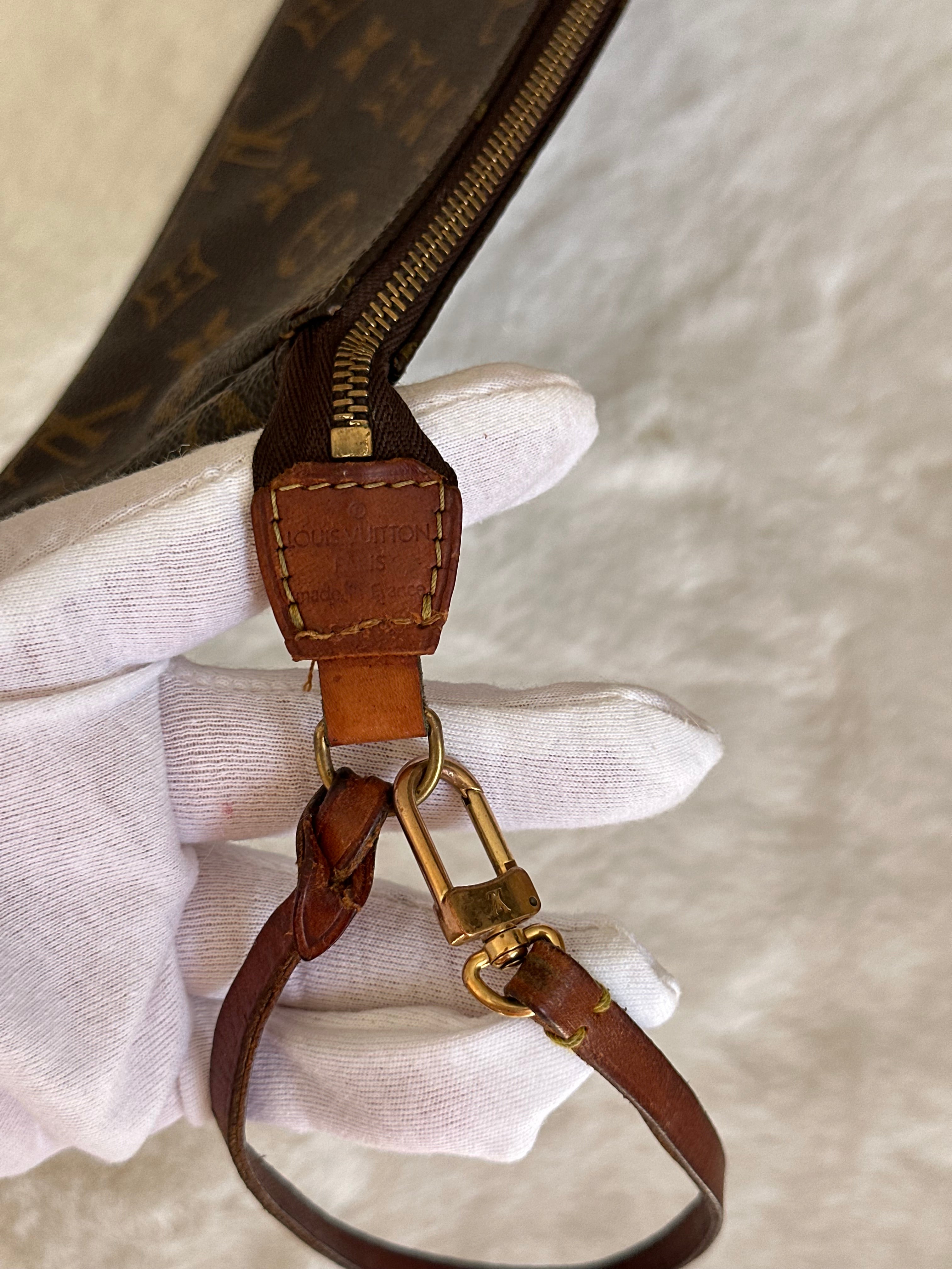 Louis Vuitton Vintage Pochette Accessories in Monogram