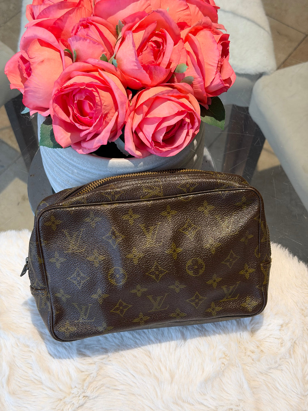 Louis Vuitton Trousse 23 in Monogram Canvas