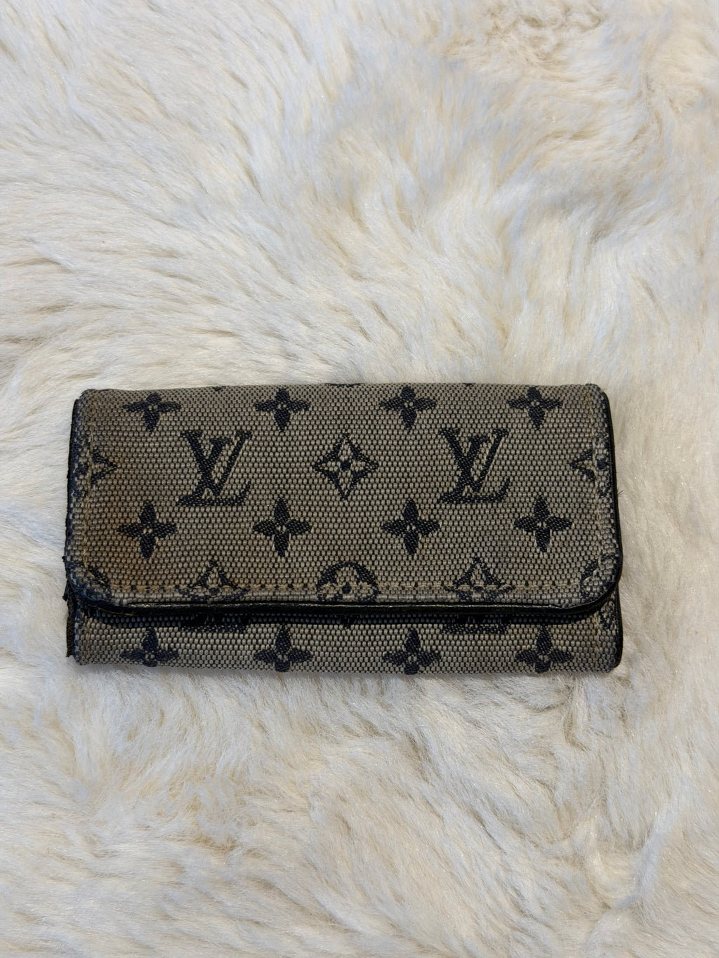 Louis Vuitton 4 Key Holder in Mini Lin Monogram Canvas