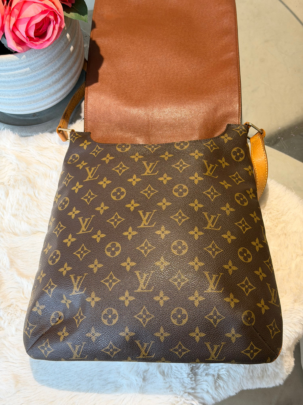 Louis Vuitton Musette Salsa GM in Monogram Canvas