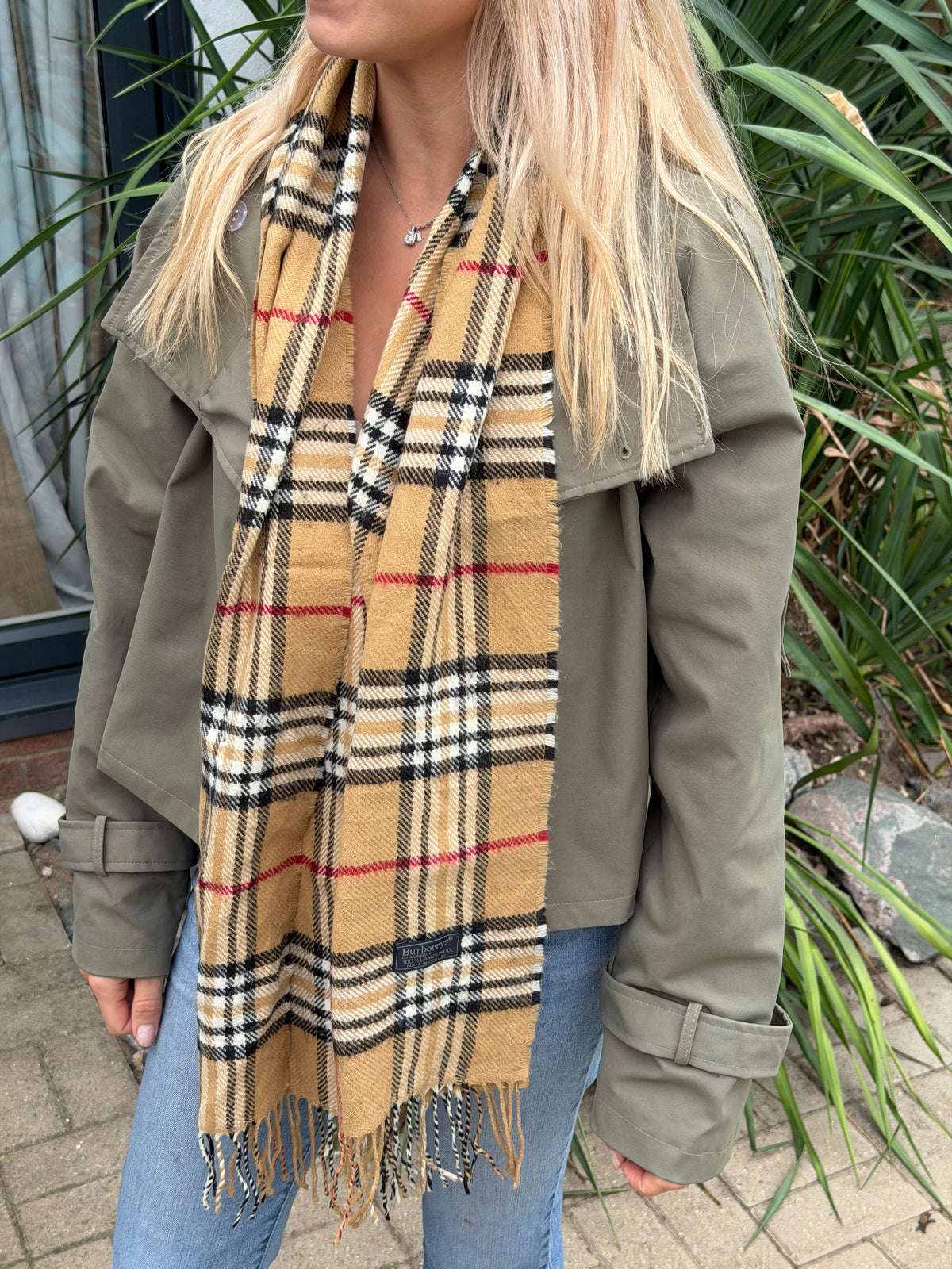 Burberry Classic Lambswool Scarf in Camel Nova Check