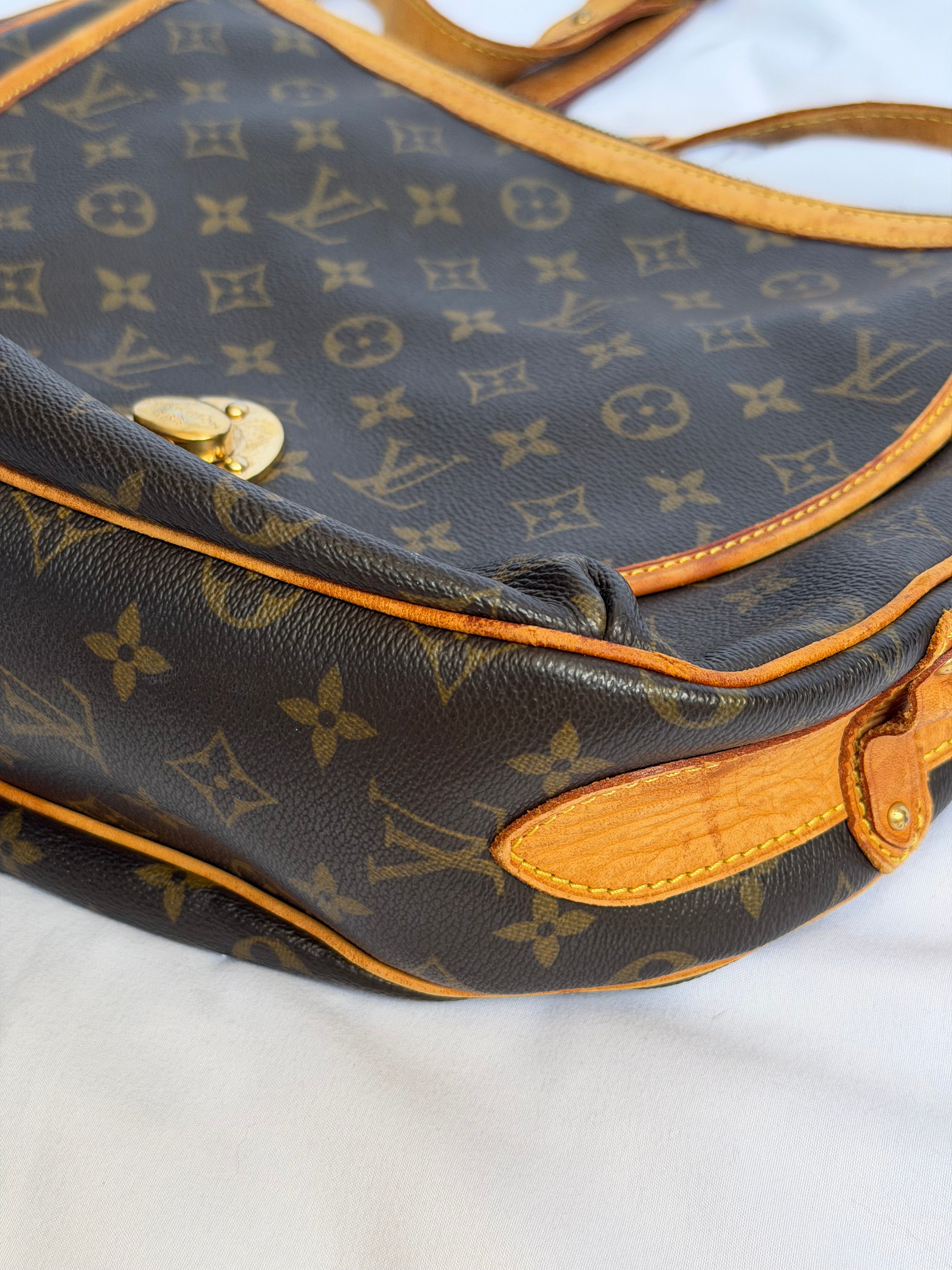 Louis Vuitton Tulum GM in Monogram Canvas