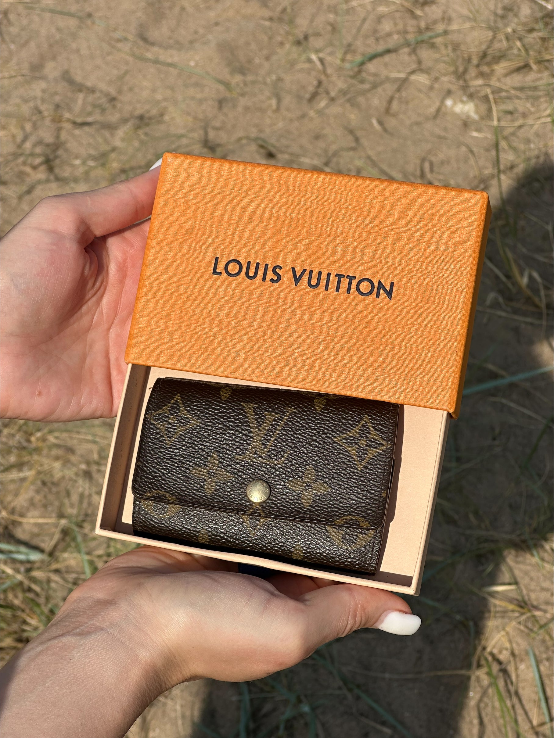 Louis Vuitton 6 Key Holder in Monogram Canvas