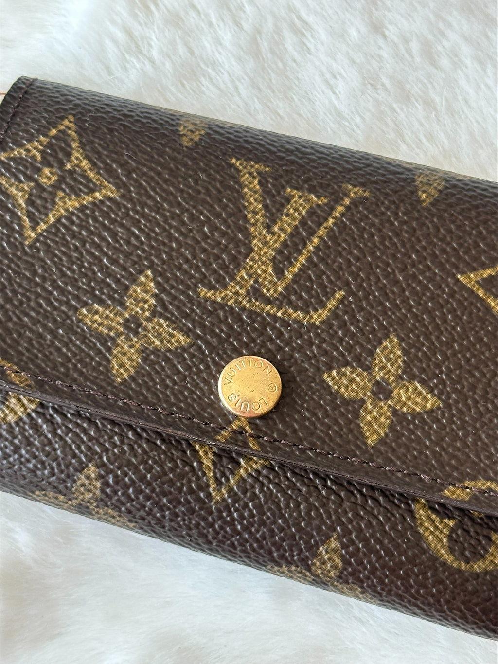 Louis Vuitton 6 Key Holder in Monogram Canvas