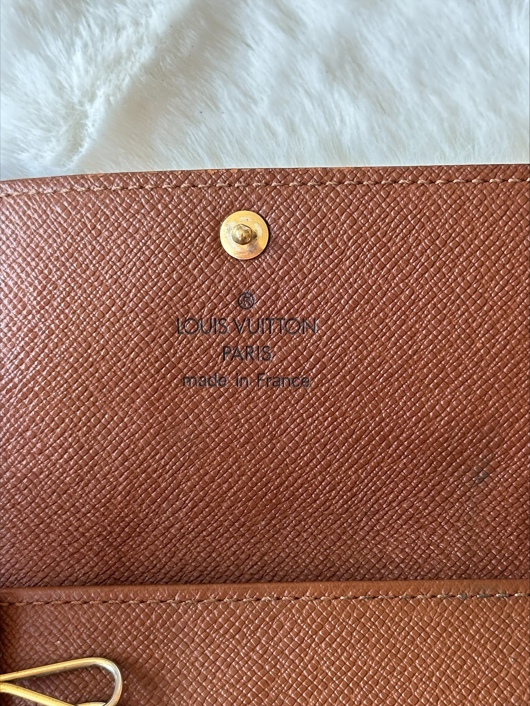 Louis Vuitton 6 Key Holder in Monogram Canvas