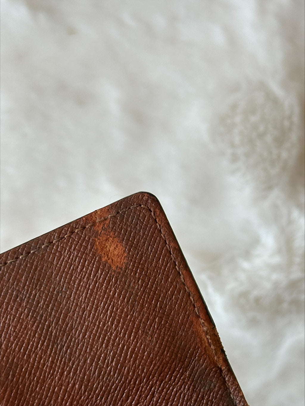 Louis Vuitton 6 Key Holder in Monogram Canvas