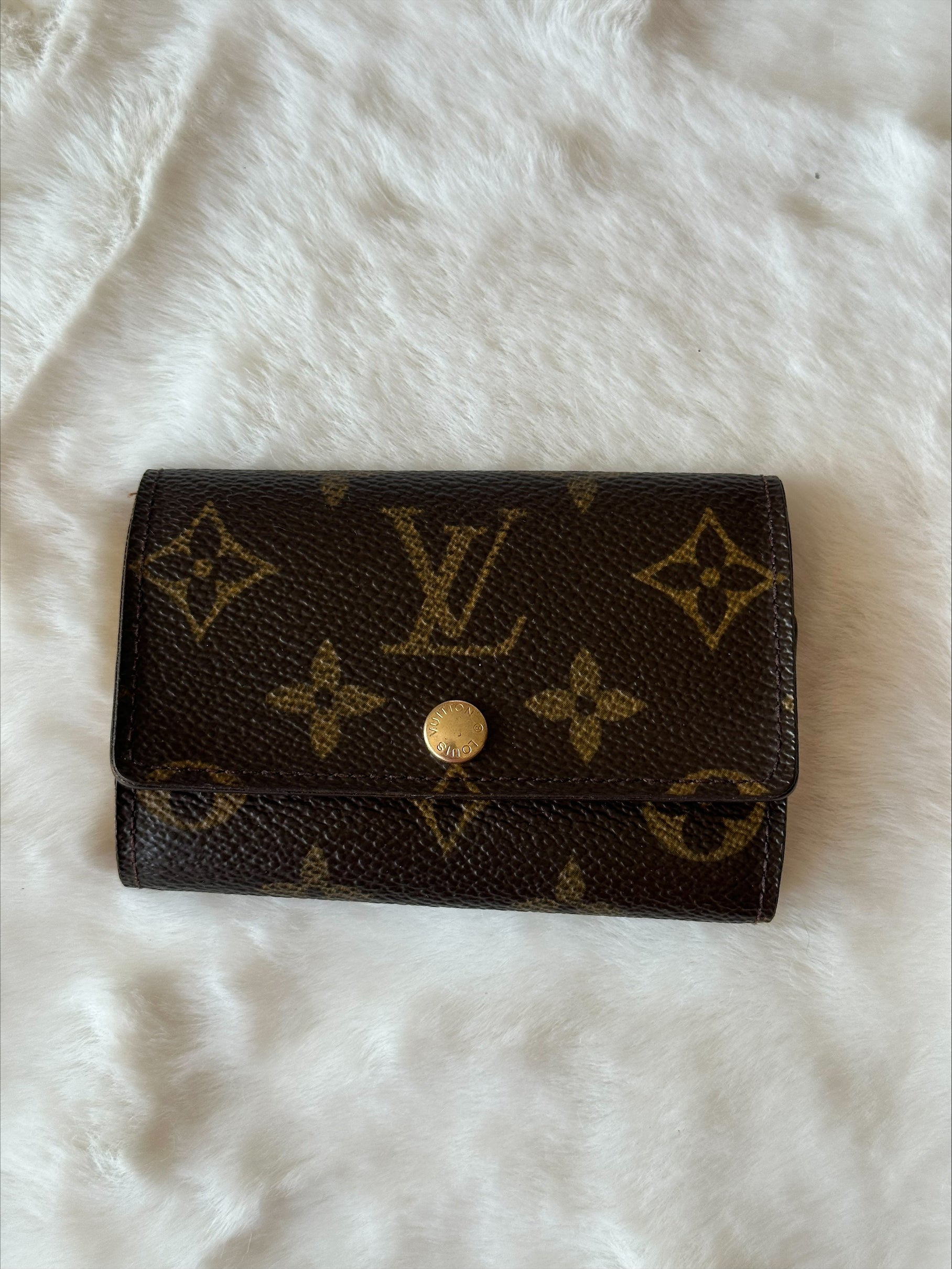 Louis Vuitton 6 Key Holder in Monogram Canvas