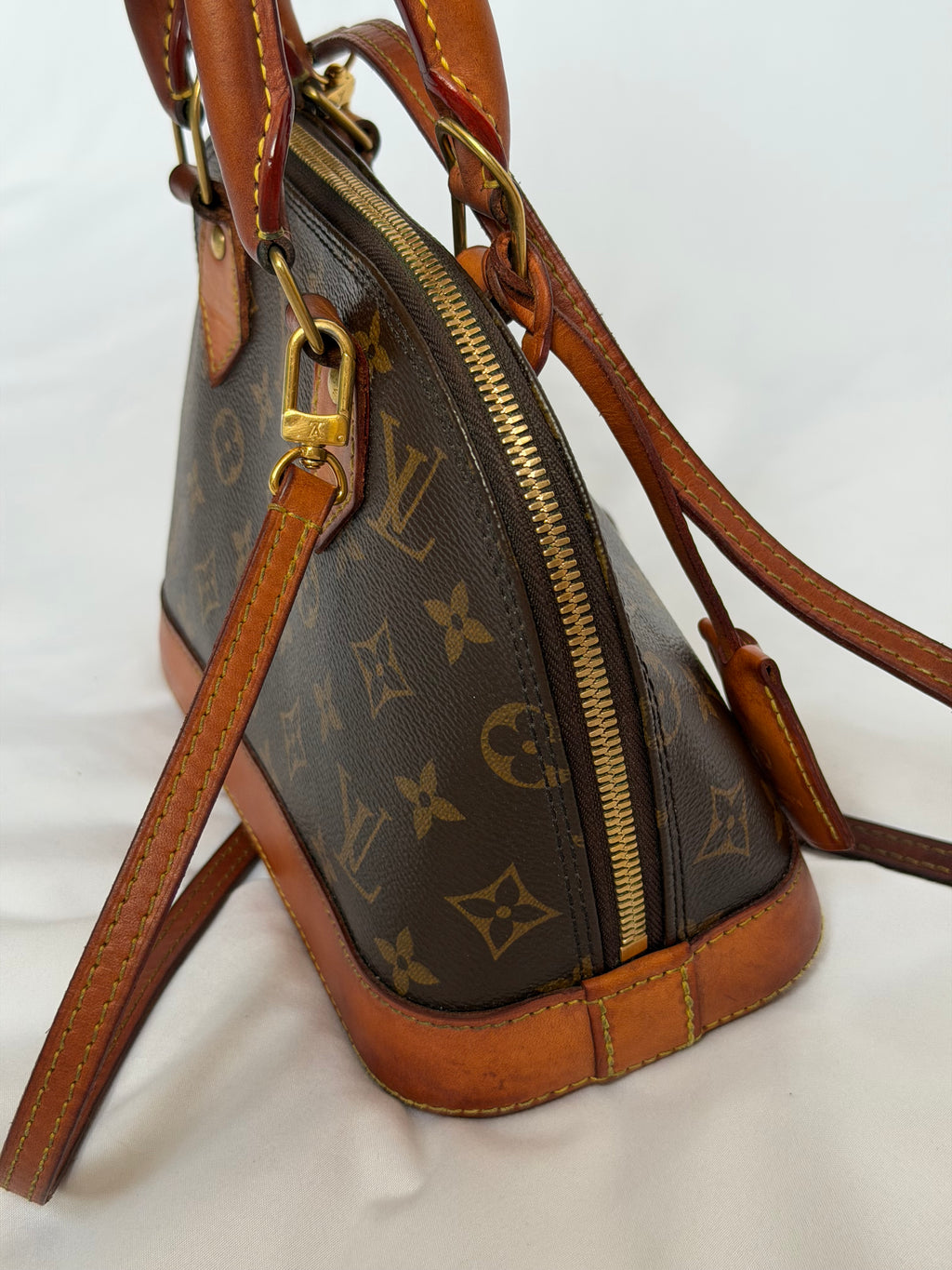 Louis Vuitton Alma BB in Monogram
