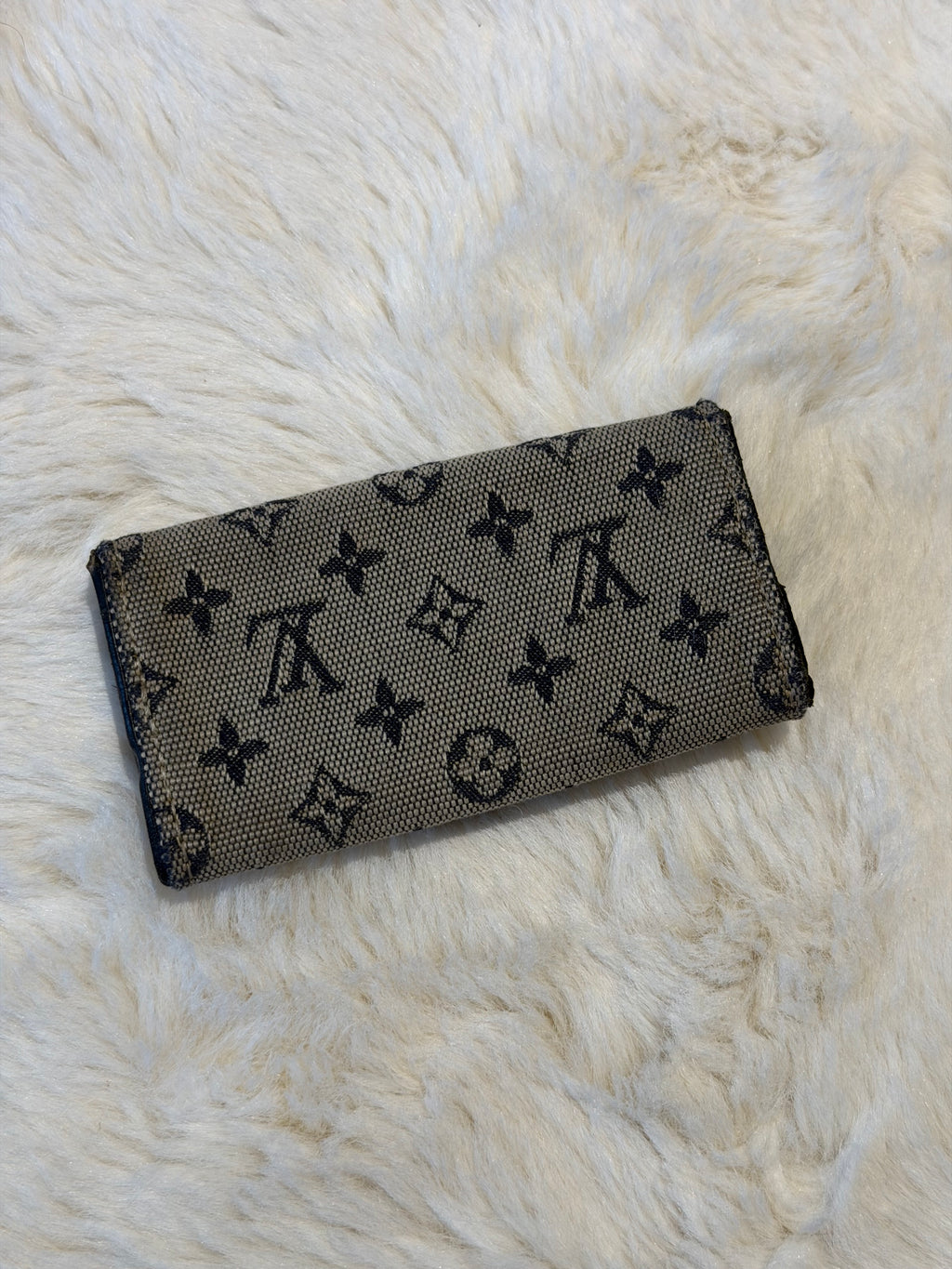 Louis Vuitton 4 Key Holder in Mini Lin Monogram Canvas