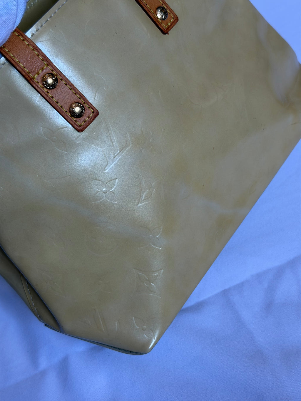 Louis Vuitton Reade PM in Golden Yellow Vernis Leather