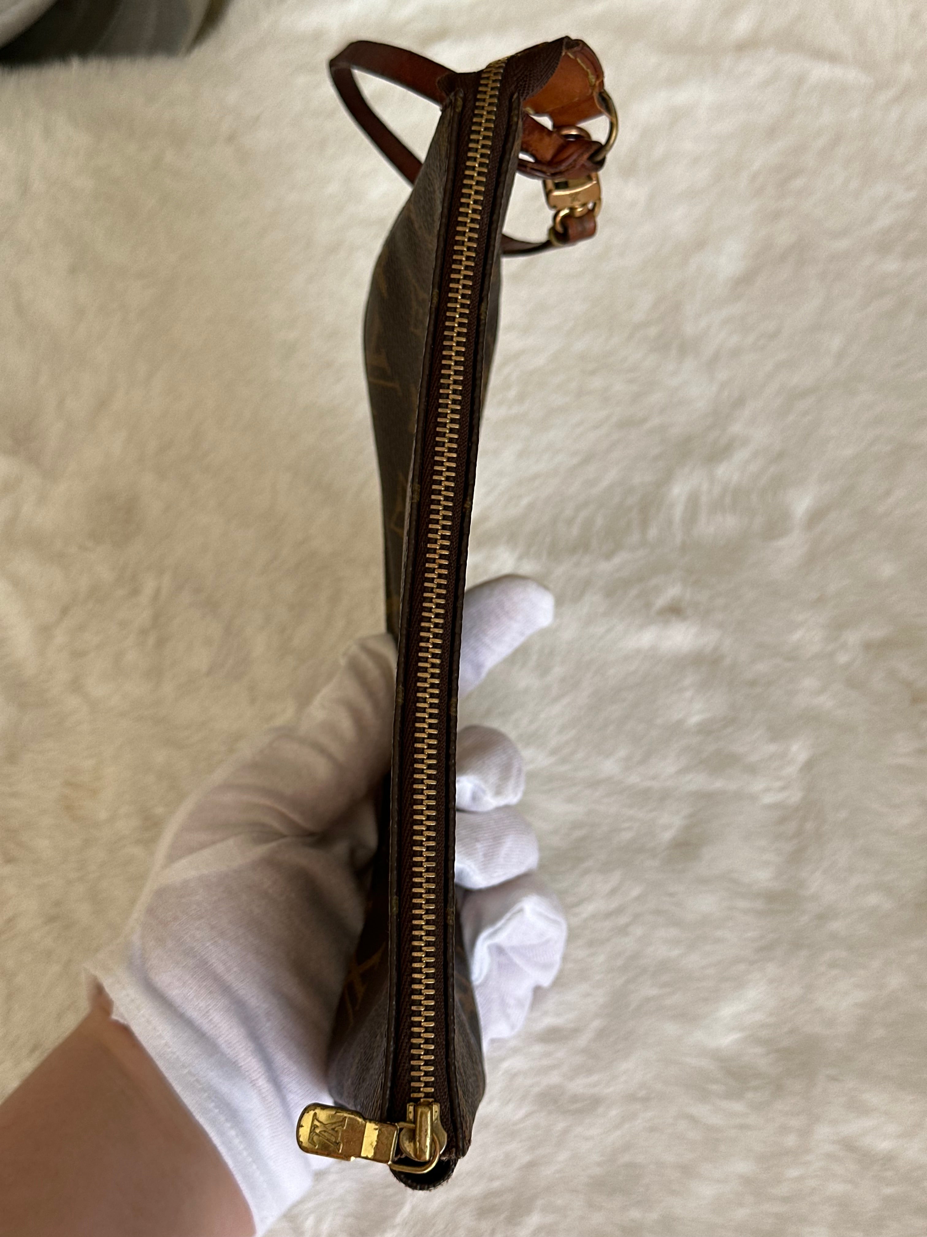 Louis Vuitton Vintage Pochette Accessories in Monogram