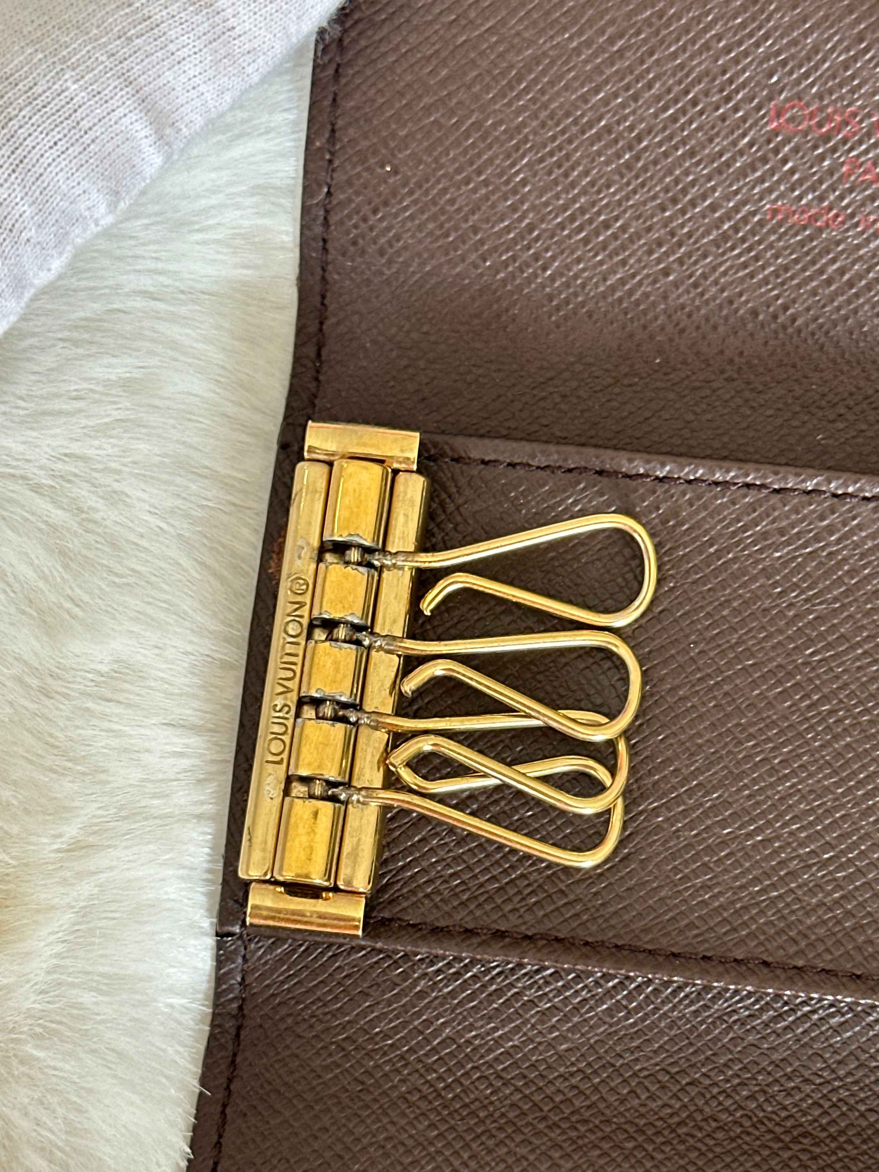Louis Vuitton 4 Key Holder in Damier Ebene