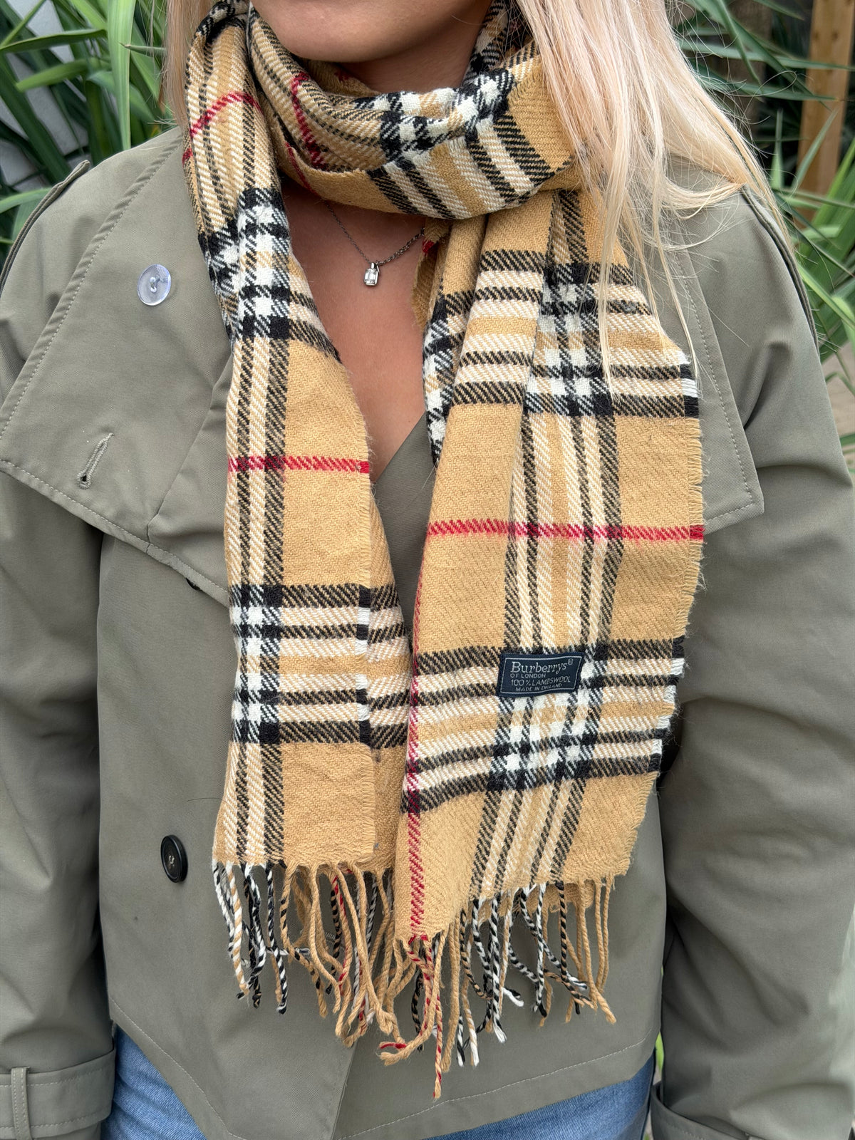 Burberry Classic Lambswool Scarf in Camel Nova Check