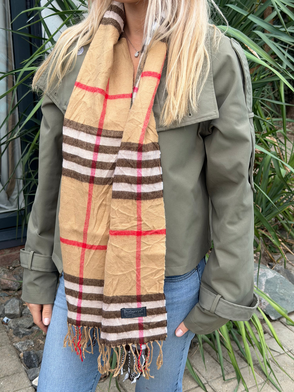 Burberry Classic Lambswool Scarf in Camel Nova Check