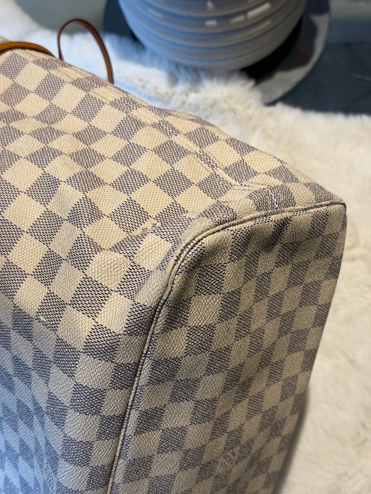 Louis Vuitton Neverfull MM in Damier Azur Canvas