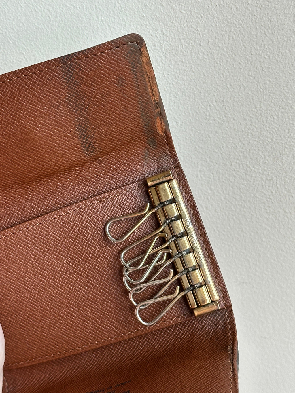 Louis Vuitton Monogram 6 Key Holder Case Wallet