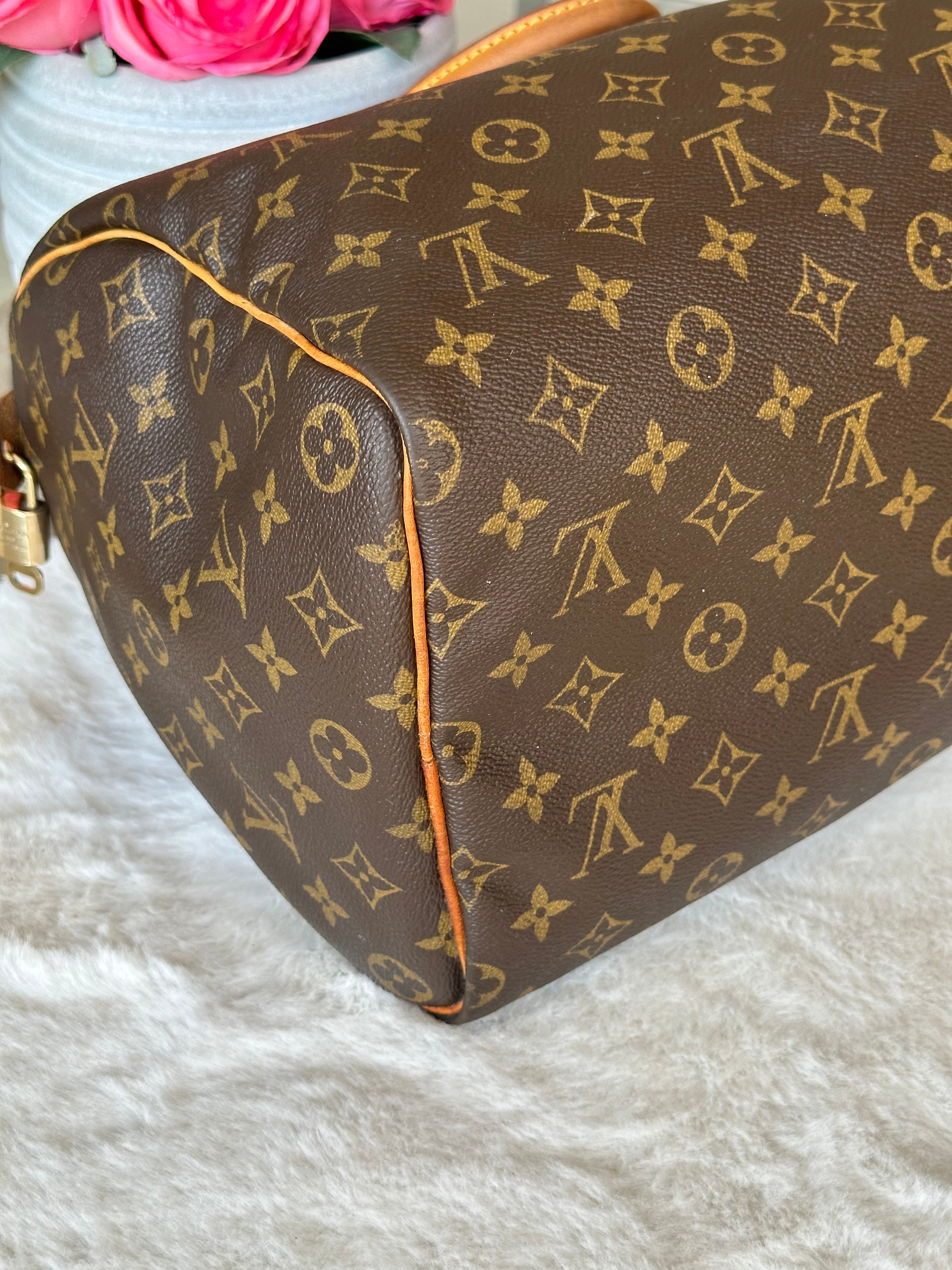 Louis Vuitton Speedy 40 in Monogram Canvas with Lock & Key